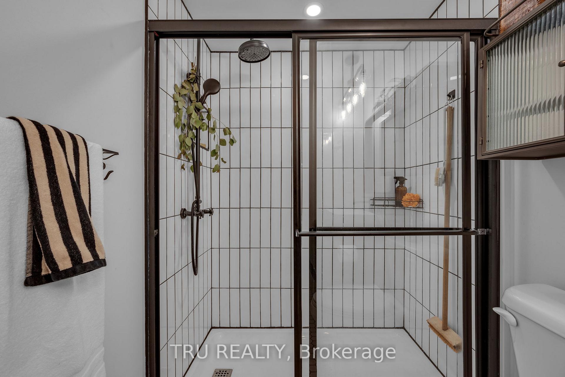 Photo 34 of Unit G, 270 Dalehurst Drive, Ottawa, Tanglewood — HOMEH