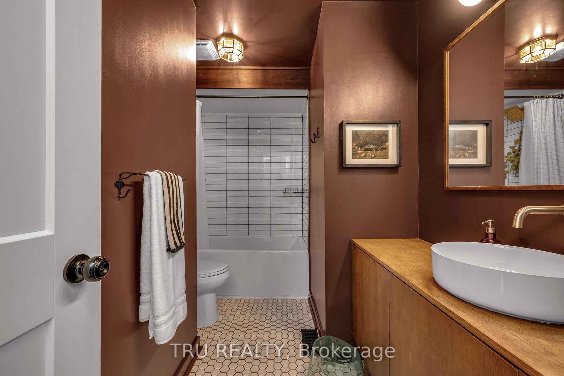 Photo 44 of Unit G, 270 Dalehurst Drive, Ottawa, Tanglewood — HOMEH