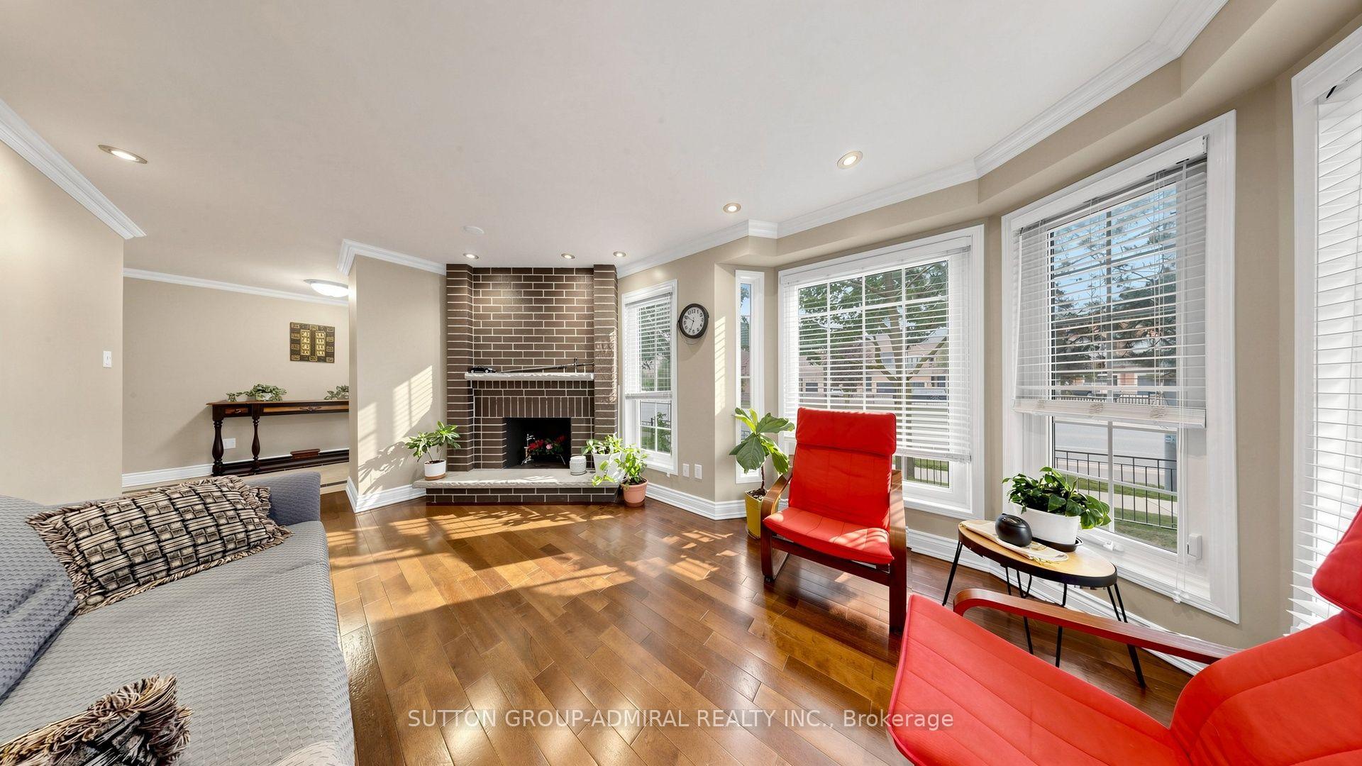 Photo 4 of 78 Alameda Circle, Vaughan, Beverley Glen — HOMEH