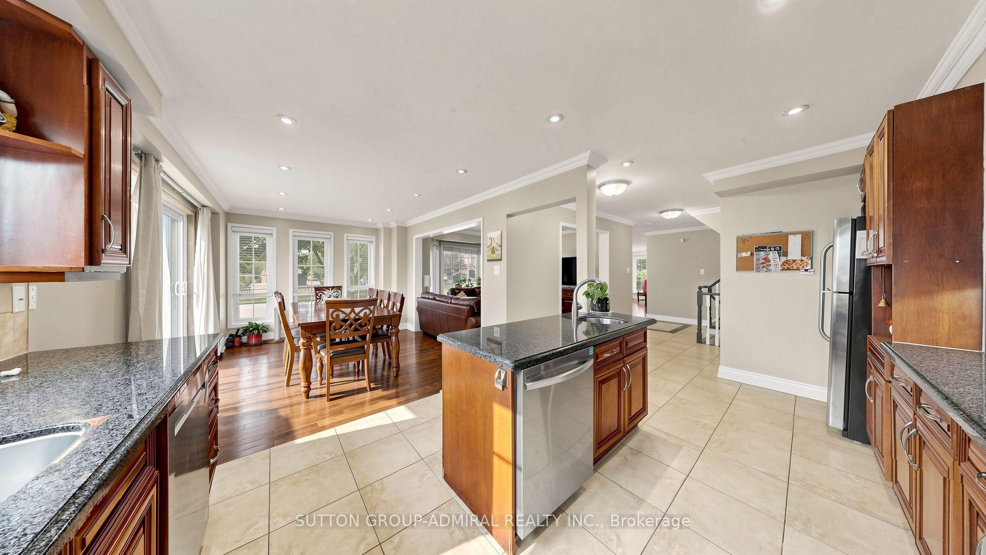 Photo 6 of 78 Alameda Circle, Vaughan, Beverley Glen — HOMEH
