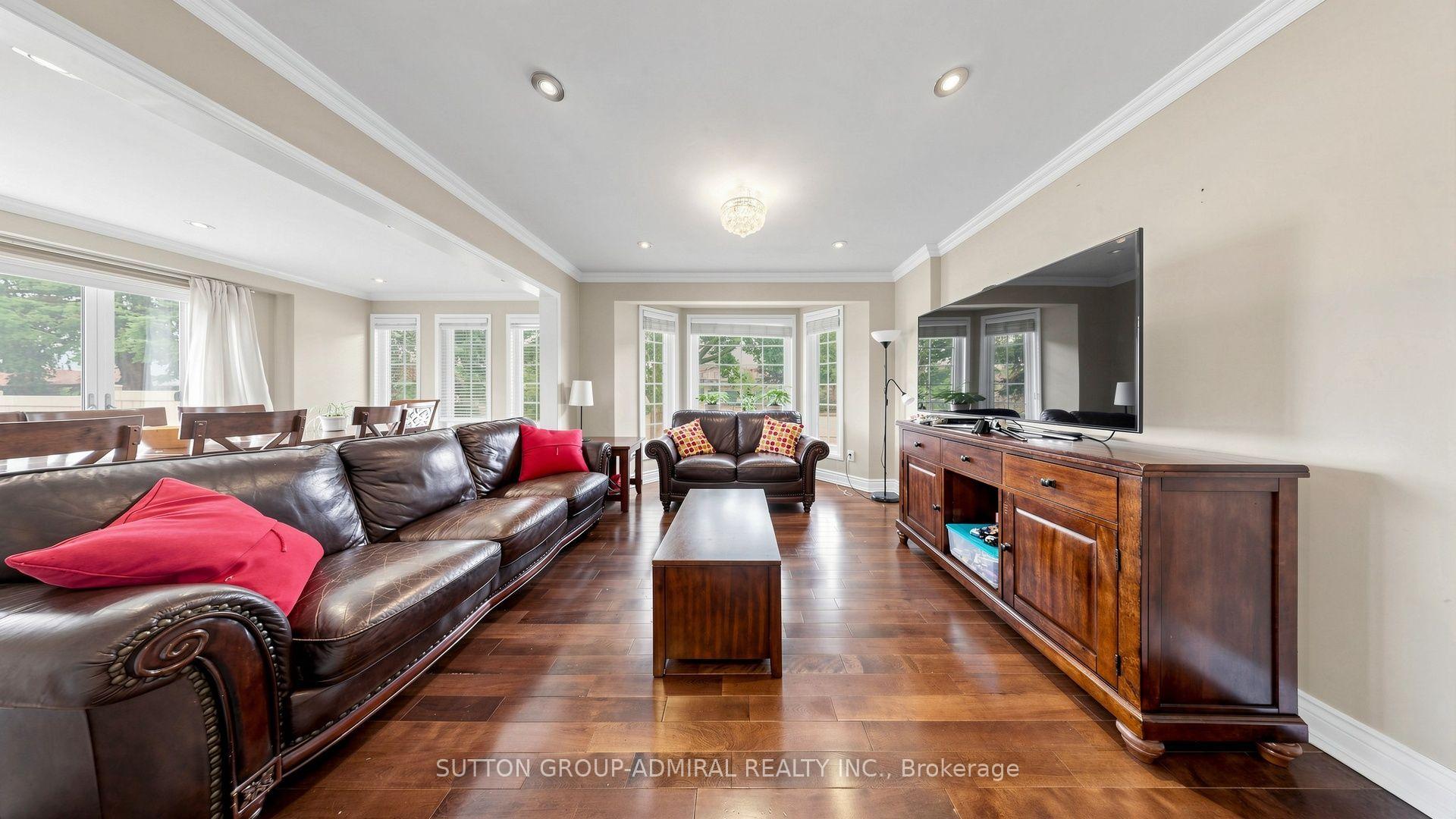 Photo 9 of 78 Alameda Circle, Vaughan, Beverley Glen — HOMEH