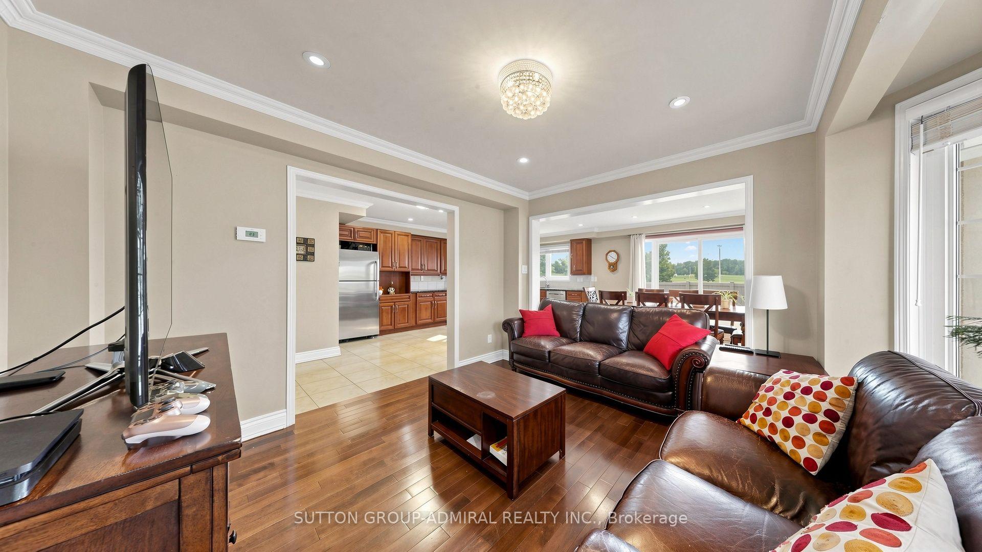 Photo 10 of 78 Alameda Circle, Vaughan, Beverley Glen — HOMEH