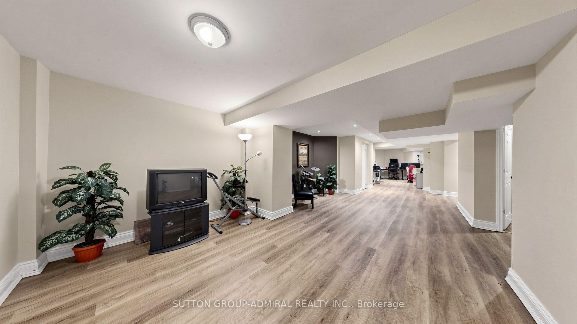 Photo 21 of 78 Alameda Circle, Vaughan, Beverley Glen — HOMEH