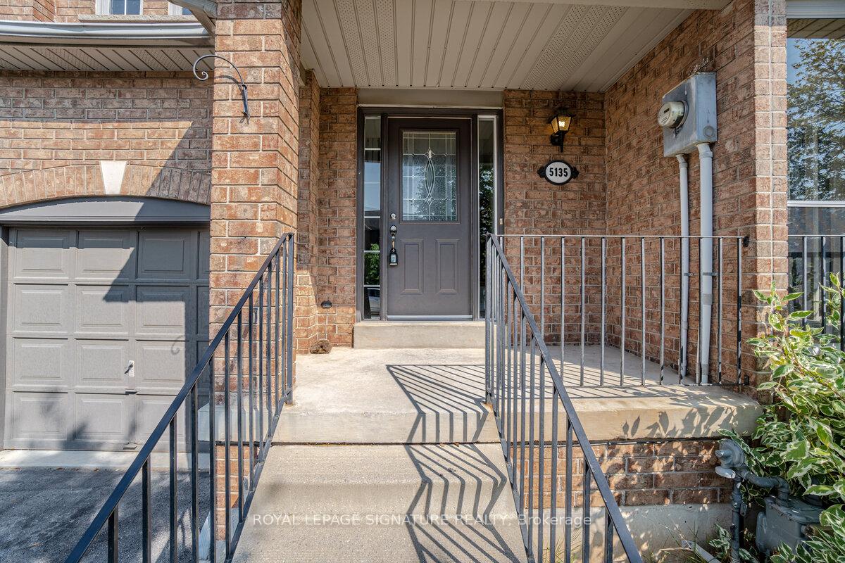 Photo 2 of 5135 Falconcrest Drive, Burlington, Uptown — HOMEH