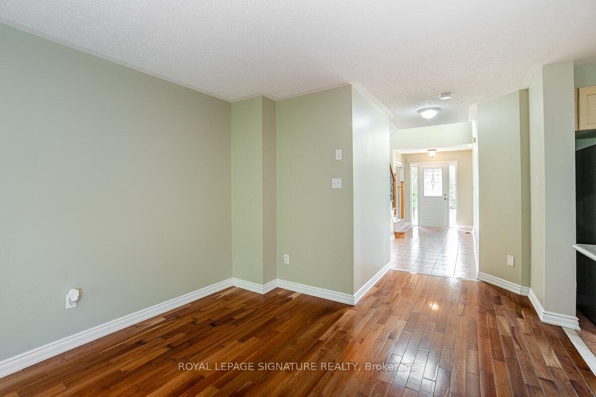 Photo 5 of 5135 Falconcrest Drive, Burlington, Uptown — HOMEH