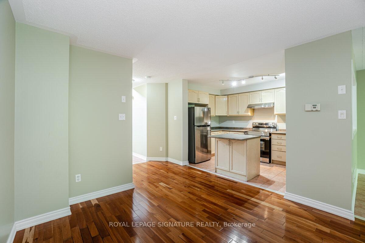 Photo 7 of 5135 Falconcrest Drive, Burlington, Uptown — HOMEH