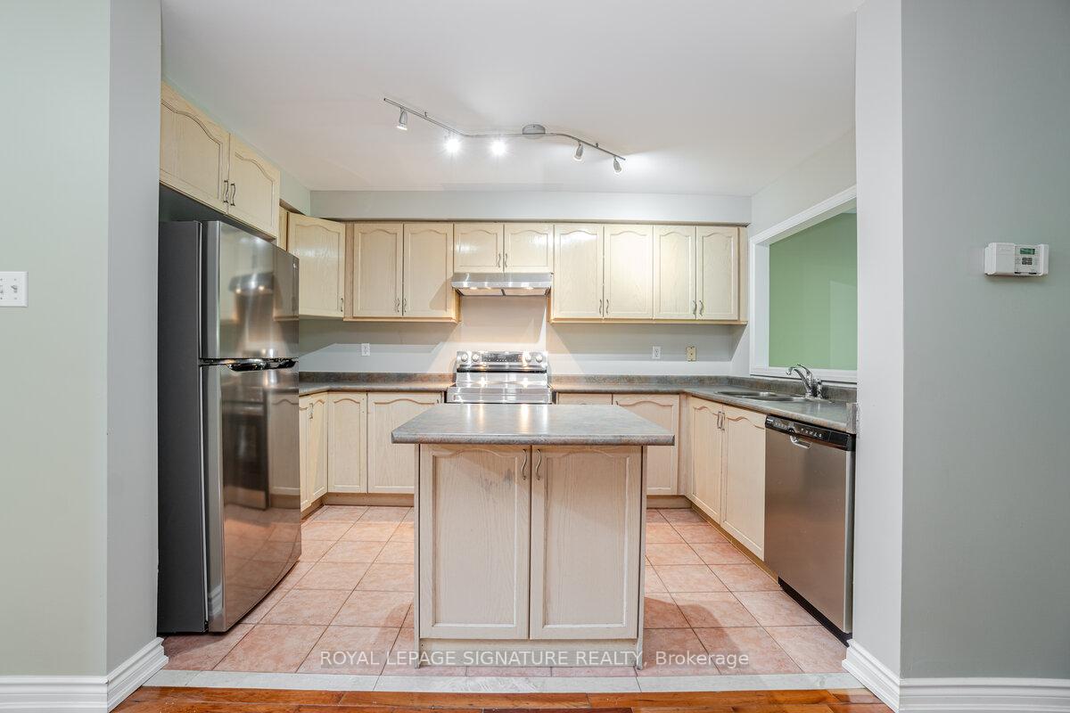 Photo 12 of 5135 Falconcrest Drive, Burlington, Uptown — HOMEH