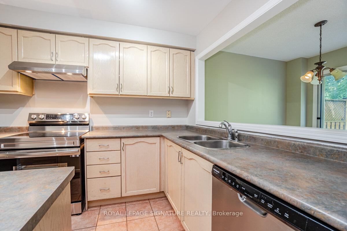 Photo 13 of 5135 Falconcrest Drive, Burlington, Uptown — HOMEH
