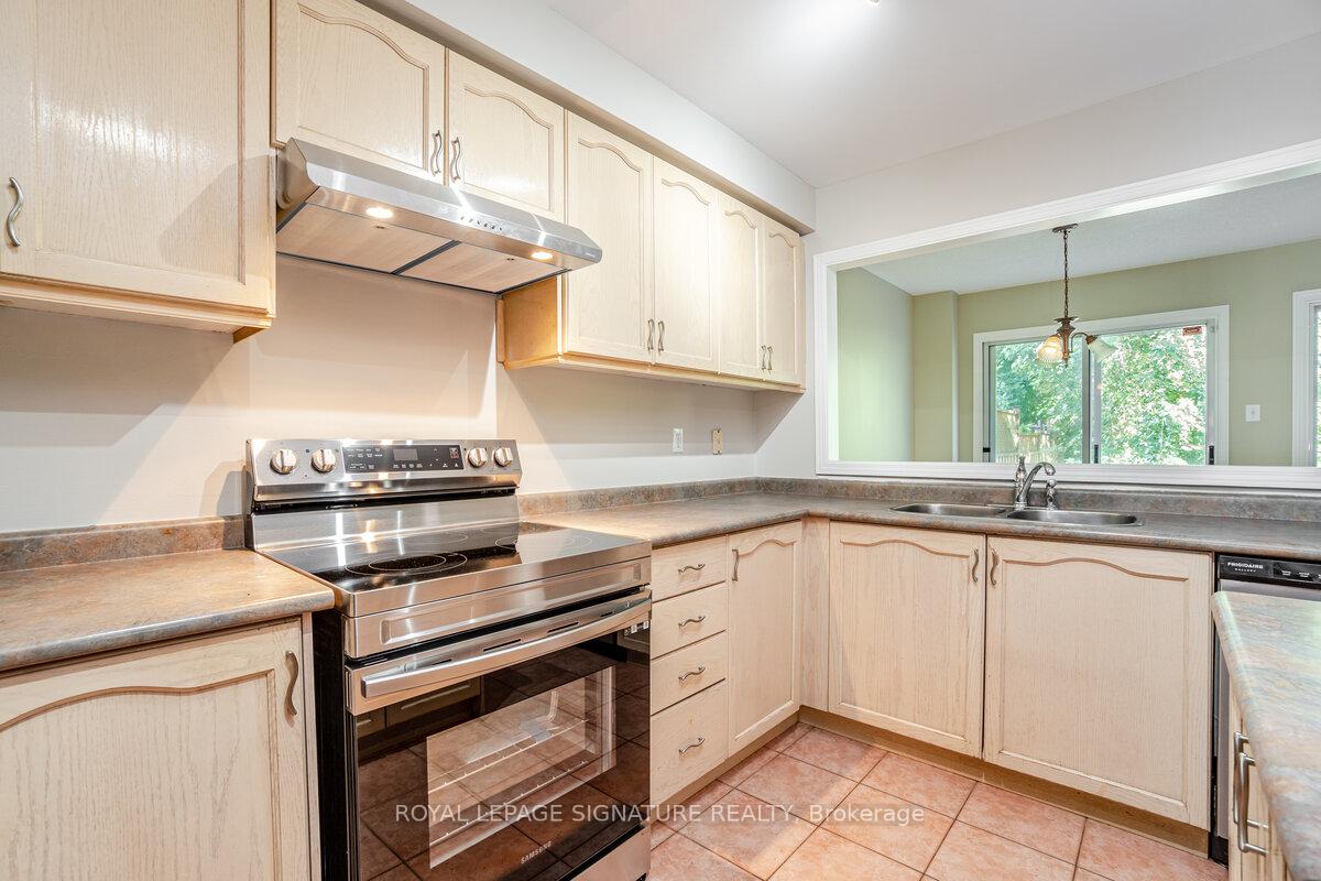 Photo 15 of 5135 Falconcrest Drive, Burlington, Uptown — HOMEH