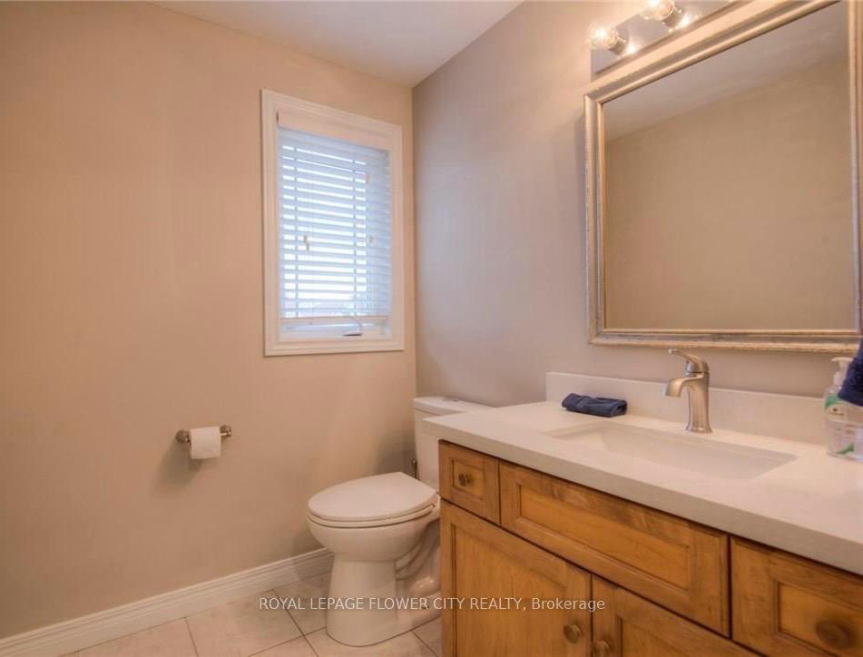 Photo 5 of 308 Pineland Place, Waterloo, Columbia Forest — HOMEH
