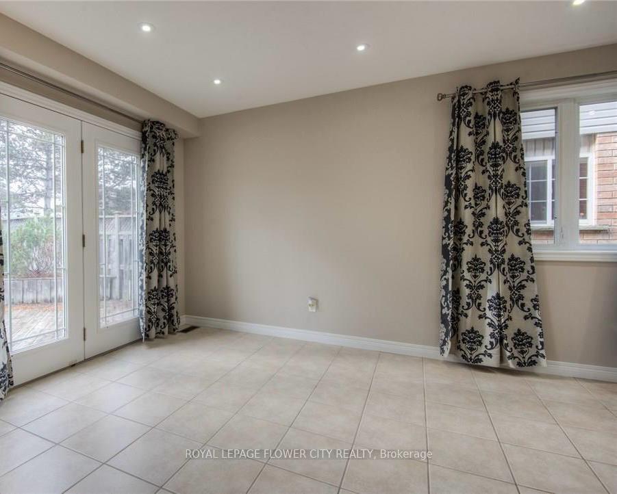 Photo 8 of 308 Pineland Place, Waterloo, Columbia Forest — HOMEH
