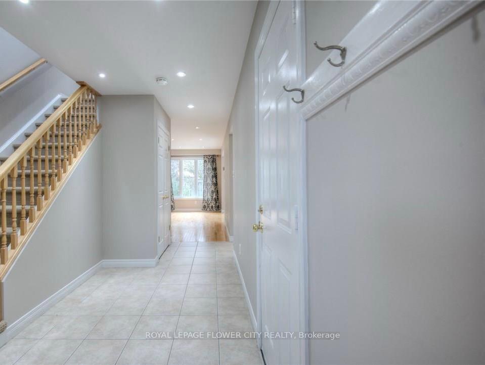 Photo 14 of 308 Pineland Place, Waterloo, Columbia Forest — HOMEH