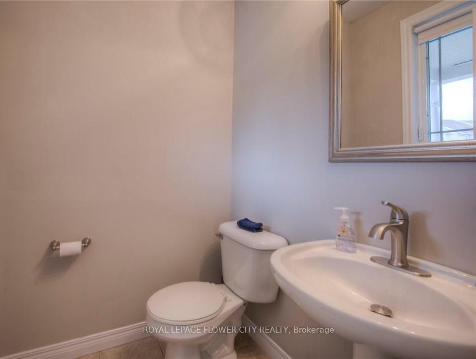 Photo 15 of 308 Pineland Place, Waterloo, Columbia Forest — HOMEH