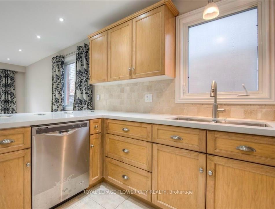 Photo 17 of 308 Pineland Place, Waterloo, Columbia Forest — HOMEH