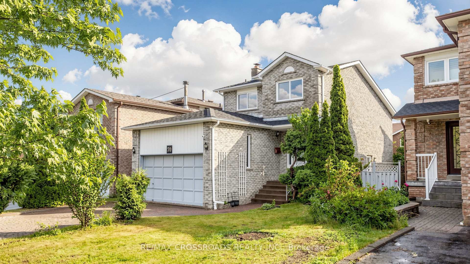 Photo 2 of 70 Halfmoon Square, Scarborough, Highland Creek — HOMEH