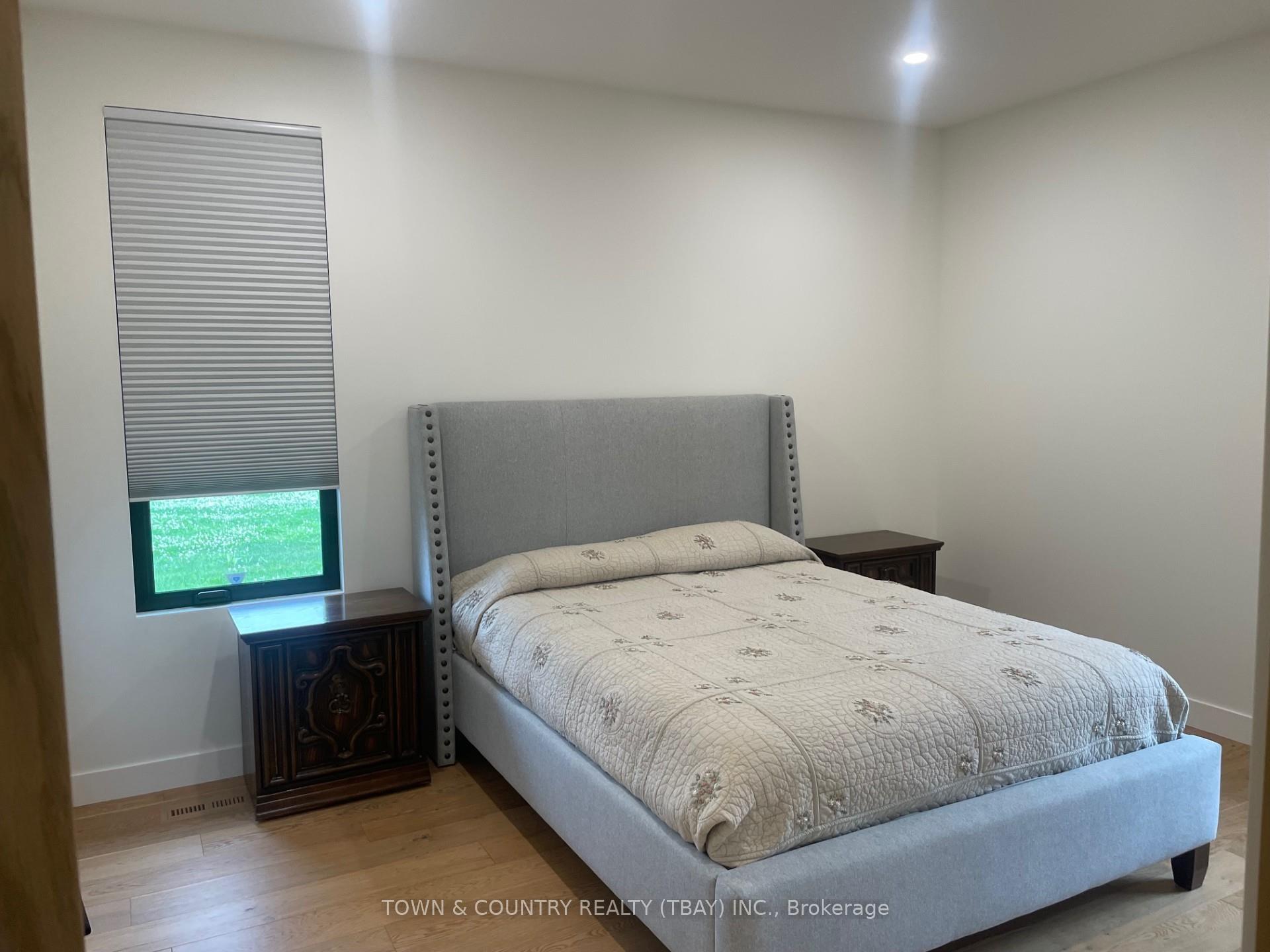 Photo 8 of 2082 Magnolia Drive, Thunder Bay, Parkdale — HOMEH