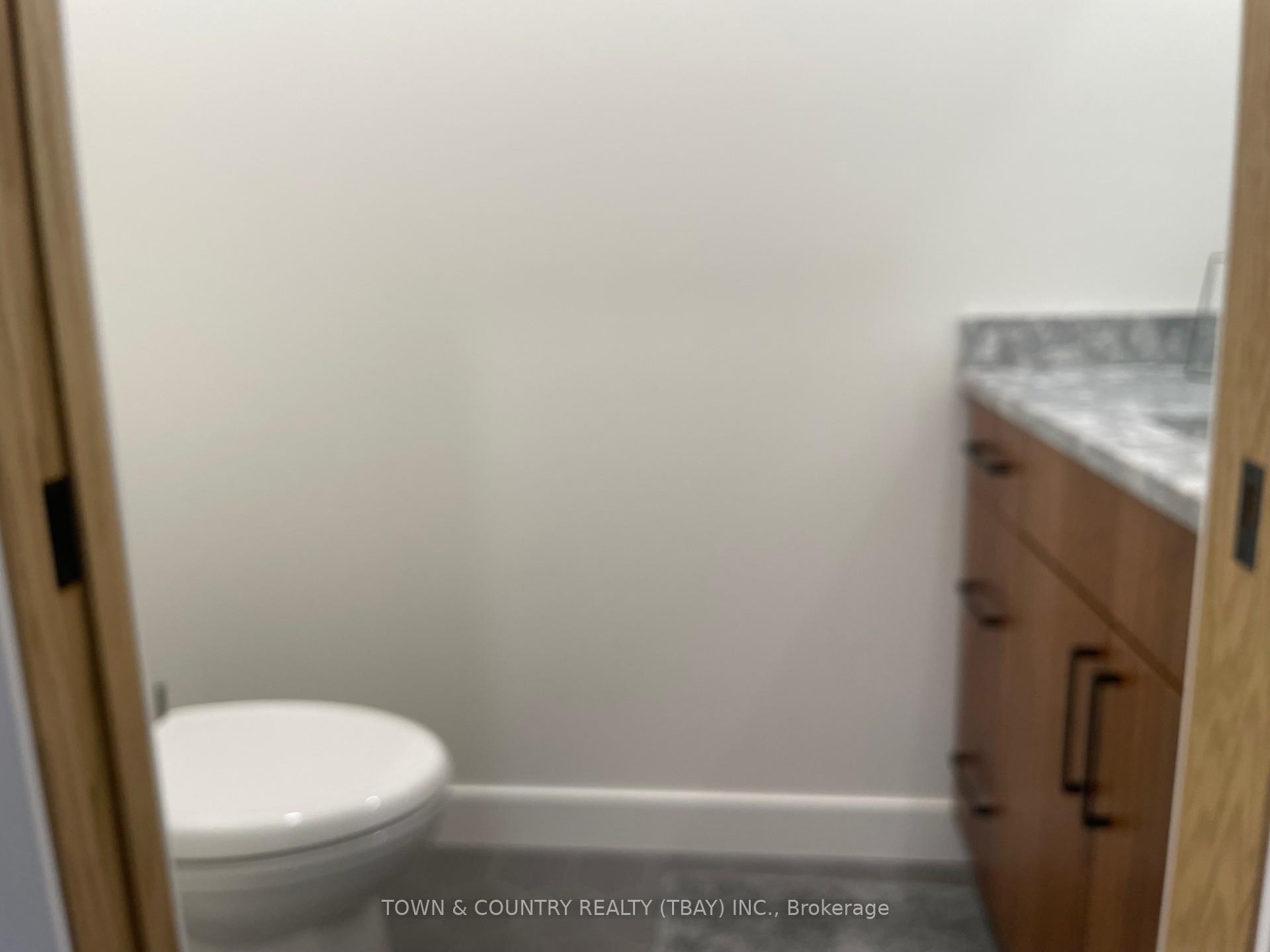Photo 13 of 2082 Magnolia Drive, Thunder Bay, Parkdale — HOMEH