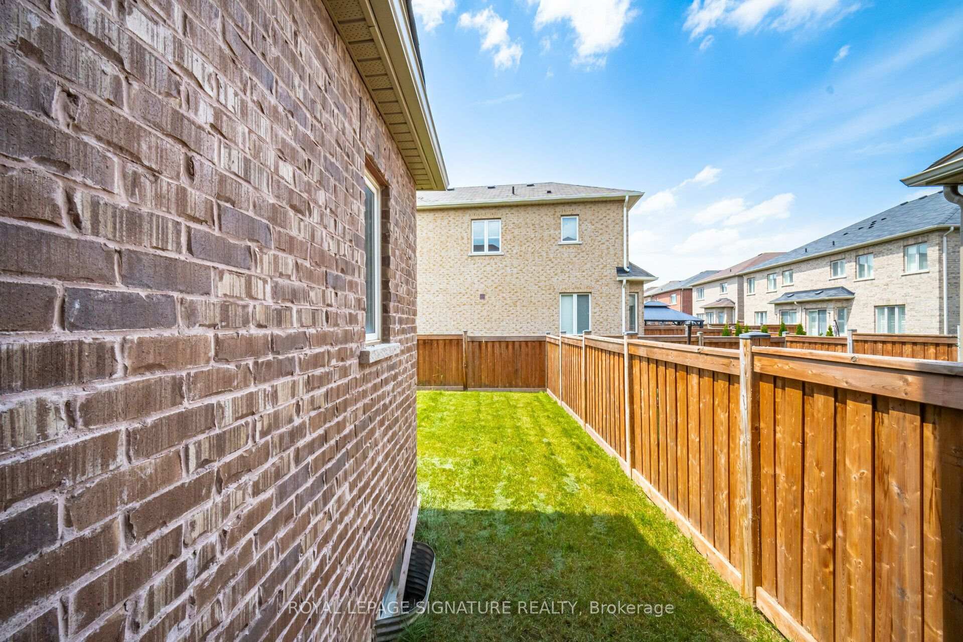 Photo 38 of 159 Bronson Terrace, Milton, Ford — HOMEH