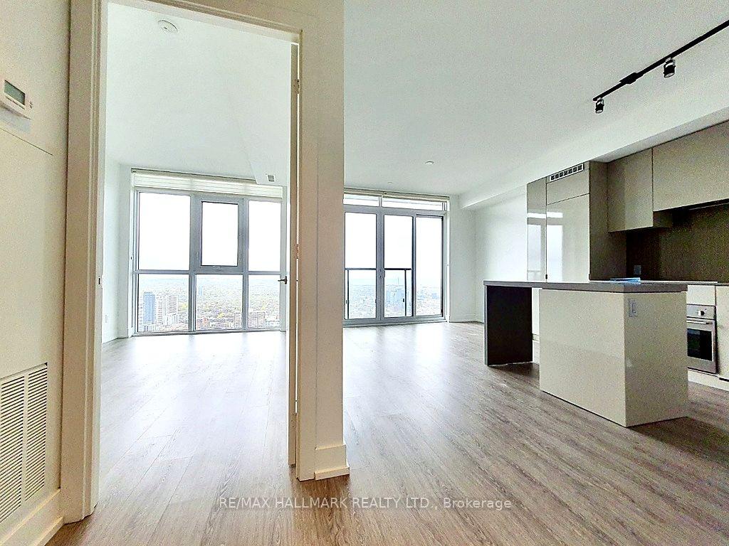 Photo 6 of Unit 5808, 7 Grenville Street, Toronto, Bay Street Corridor — HOMEH
