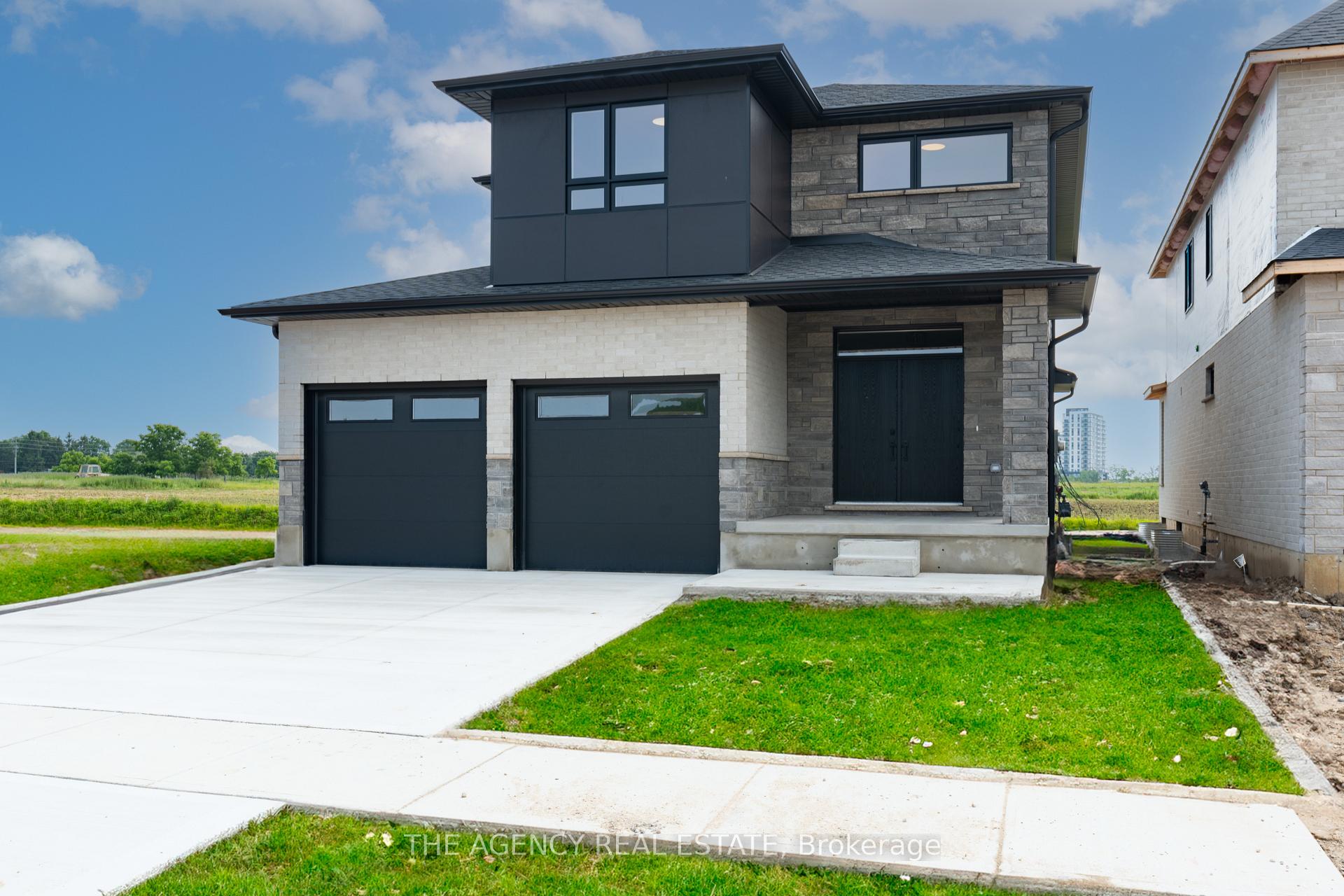 Front of 3112 Regiment Road W