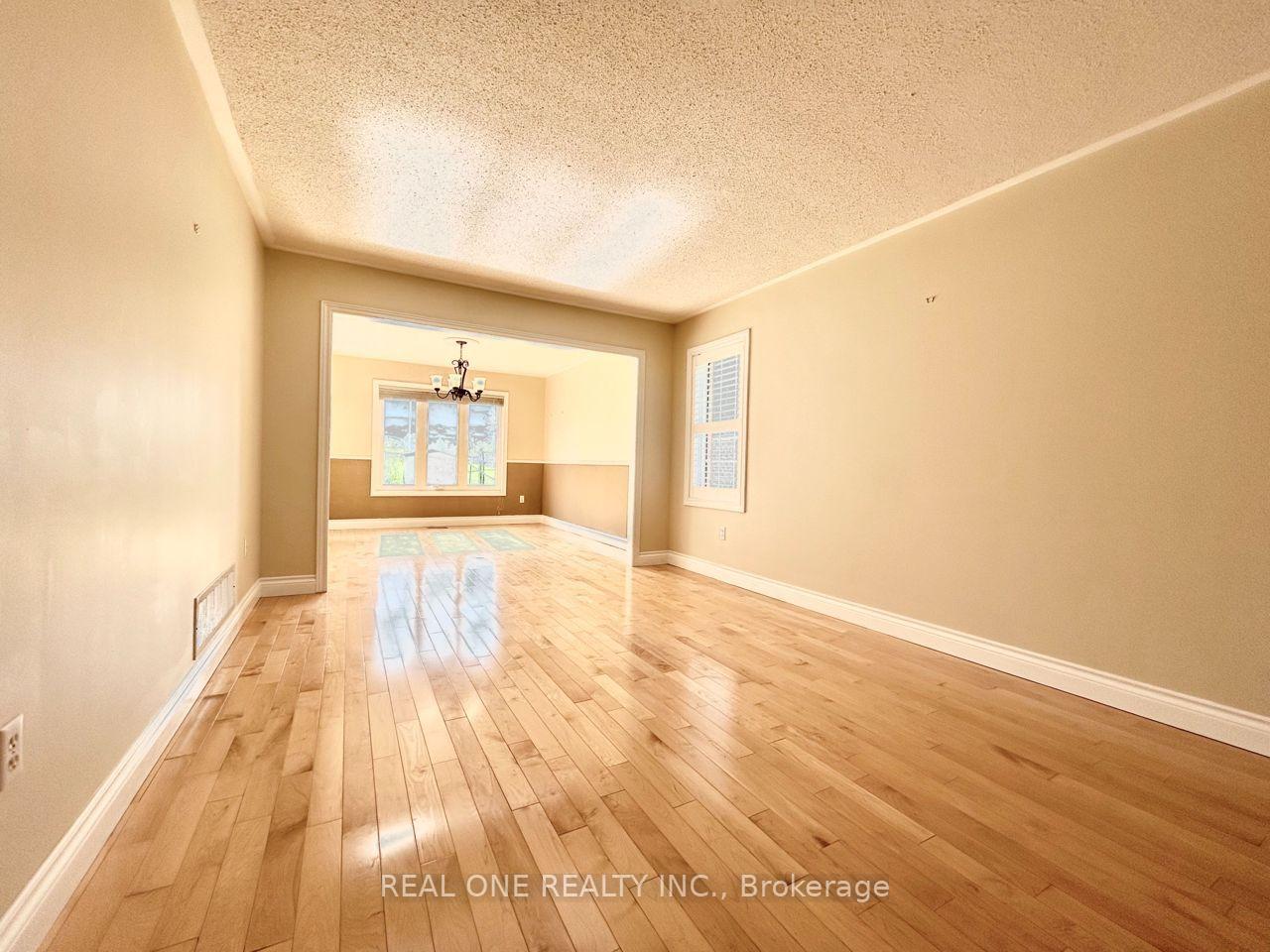 Photo 3 of 48 Primeau Drive, Aurora, Aurora Grove — HOMEH