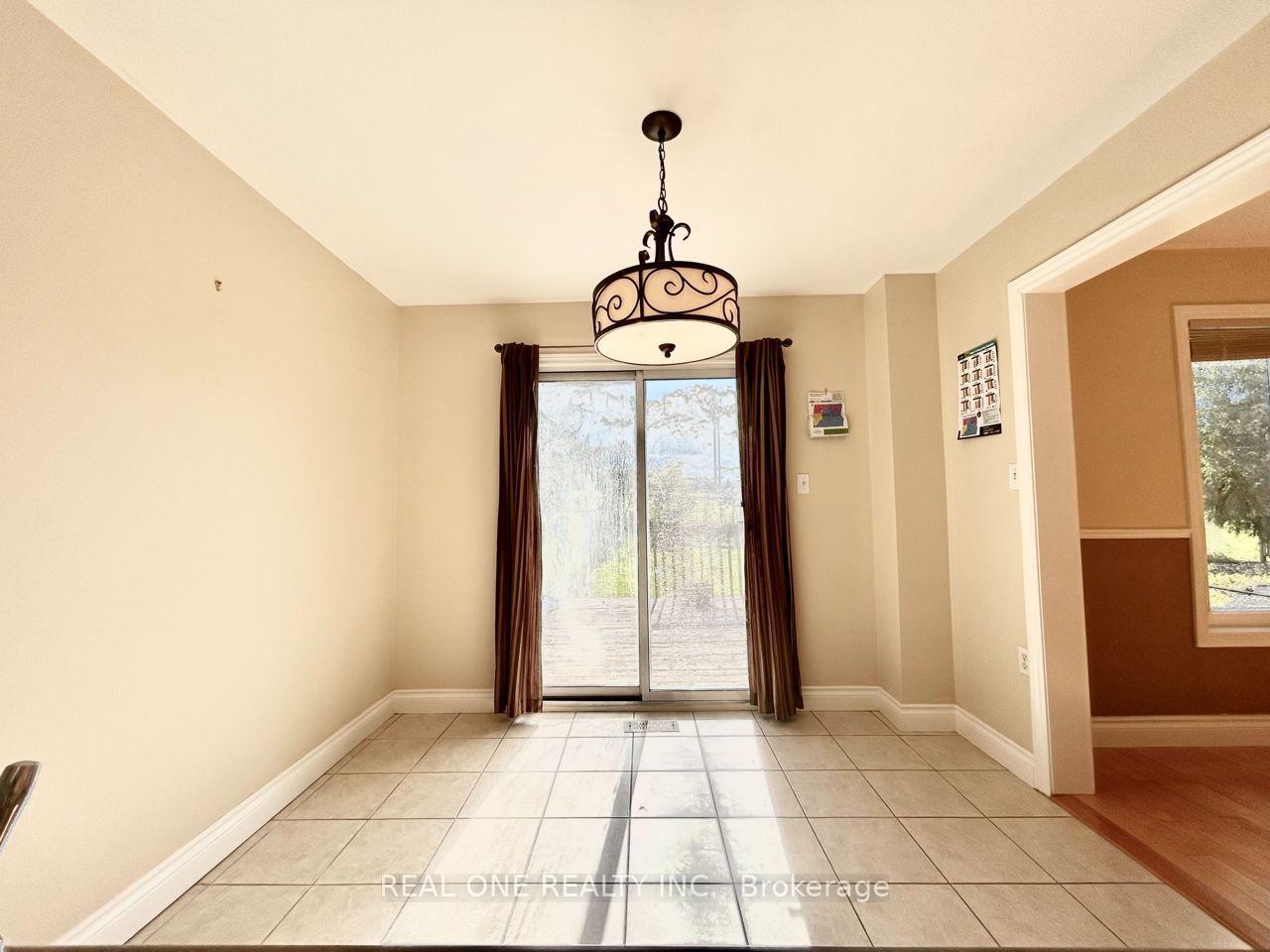 Photo 8 of 48 Primeau Drive, Aurora, Aurora Grove — HOMEH
