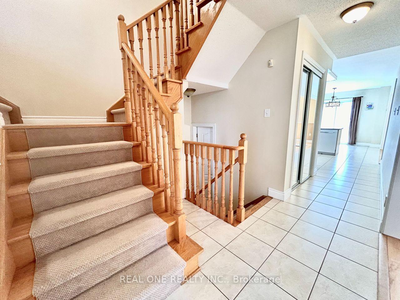 Photo 10 of 48 Primeau Drive, Aurora, Aurora Grove — HOMEH