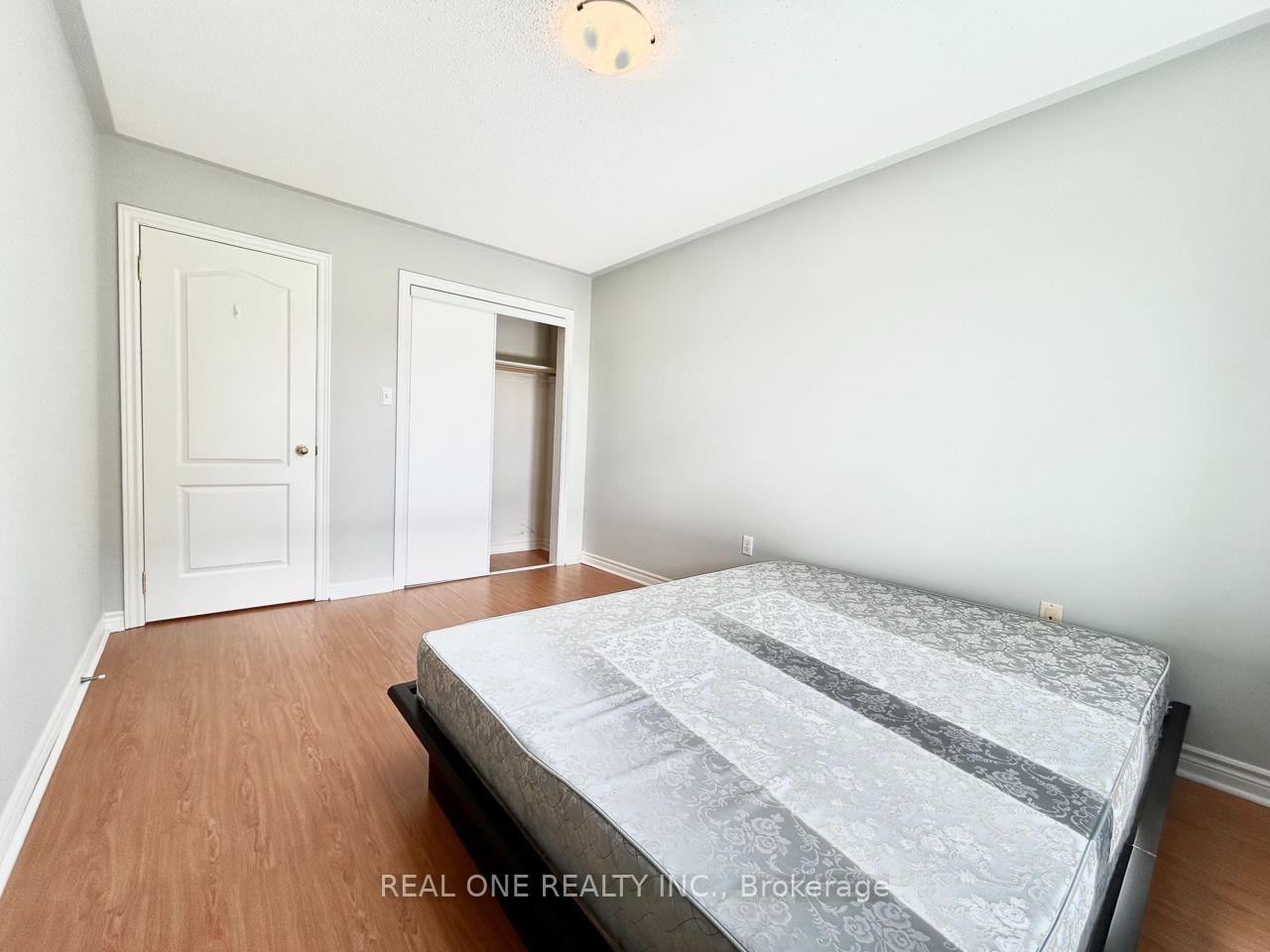 Photo 12 of 48 Primeau Drive, Aurora, Aurora Grove — HOMEH