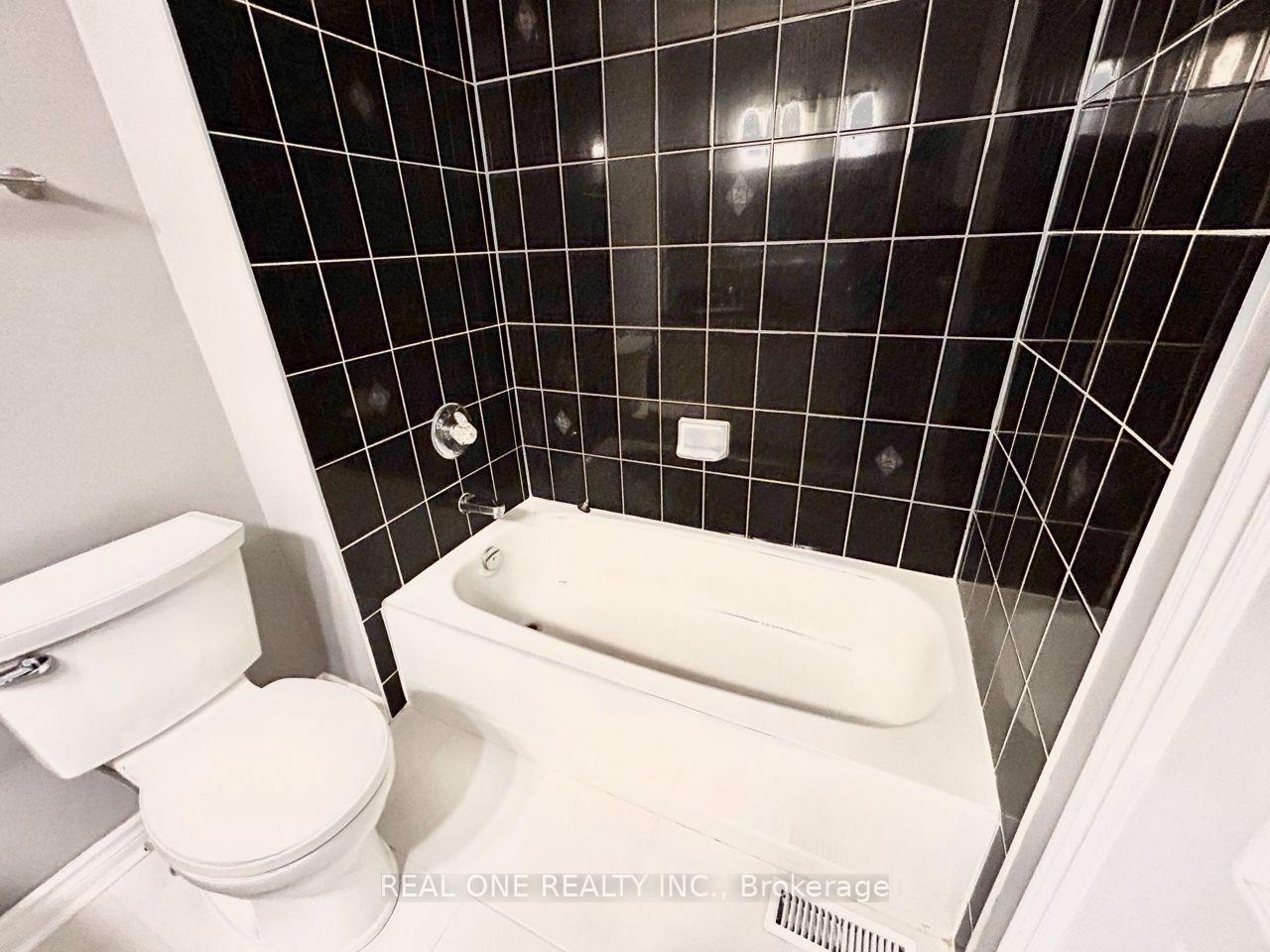 Photo 14 of 48 Primeau Drive, Aurora, Aurora Grove — HOMEH