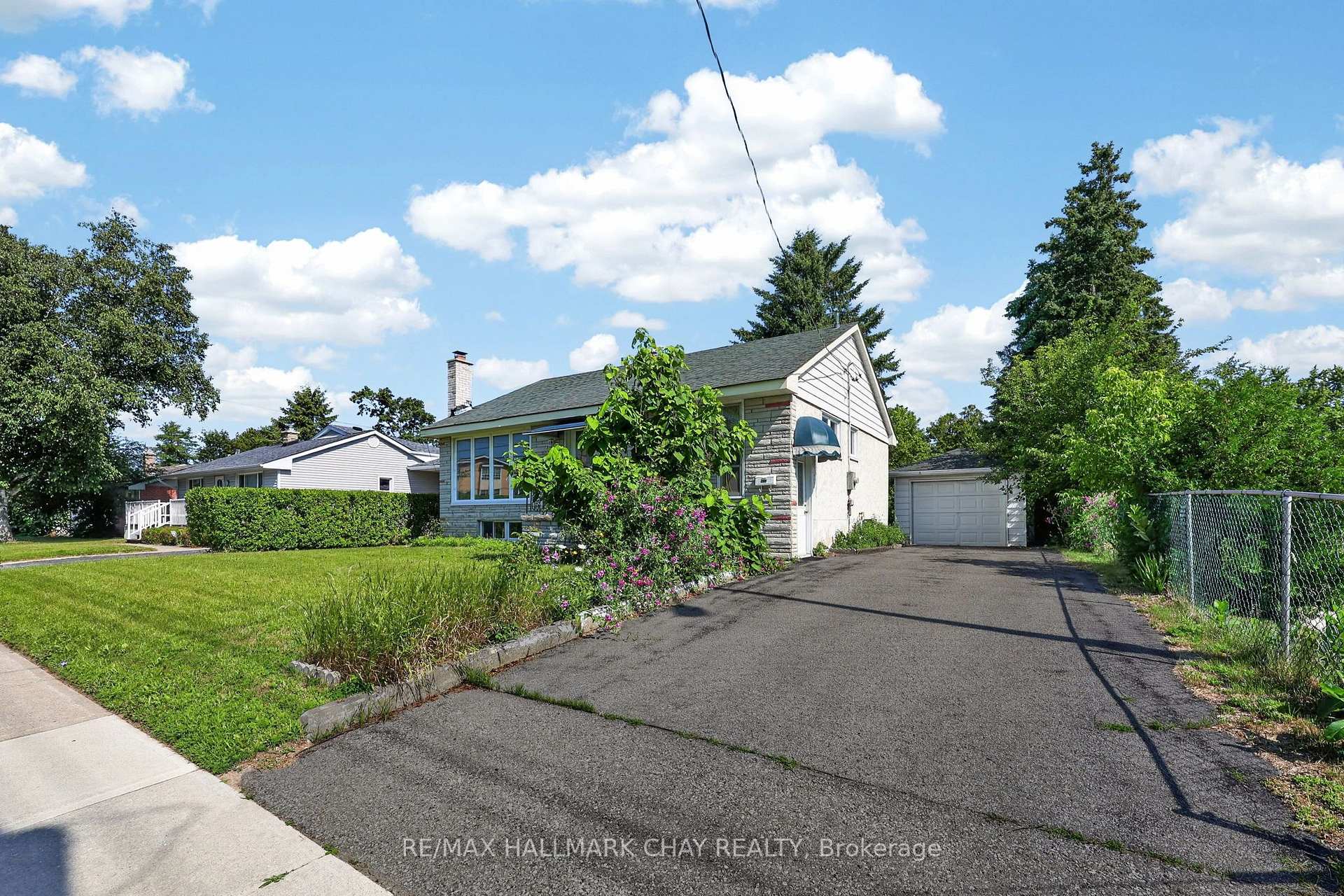 Photo 1 of 348 Grove St Street E, Barrie, Grove East — HOMEH