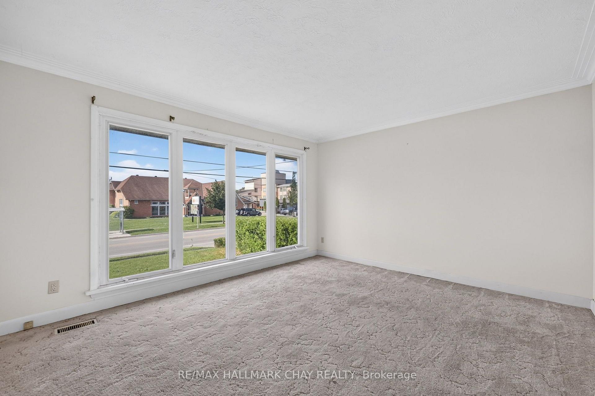 Photo 2 of 348 Grove St Street E, Barrie, Grove East — HOMEH