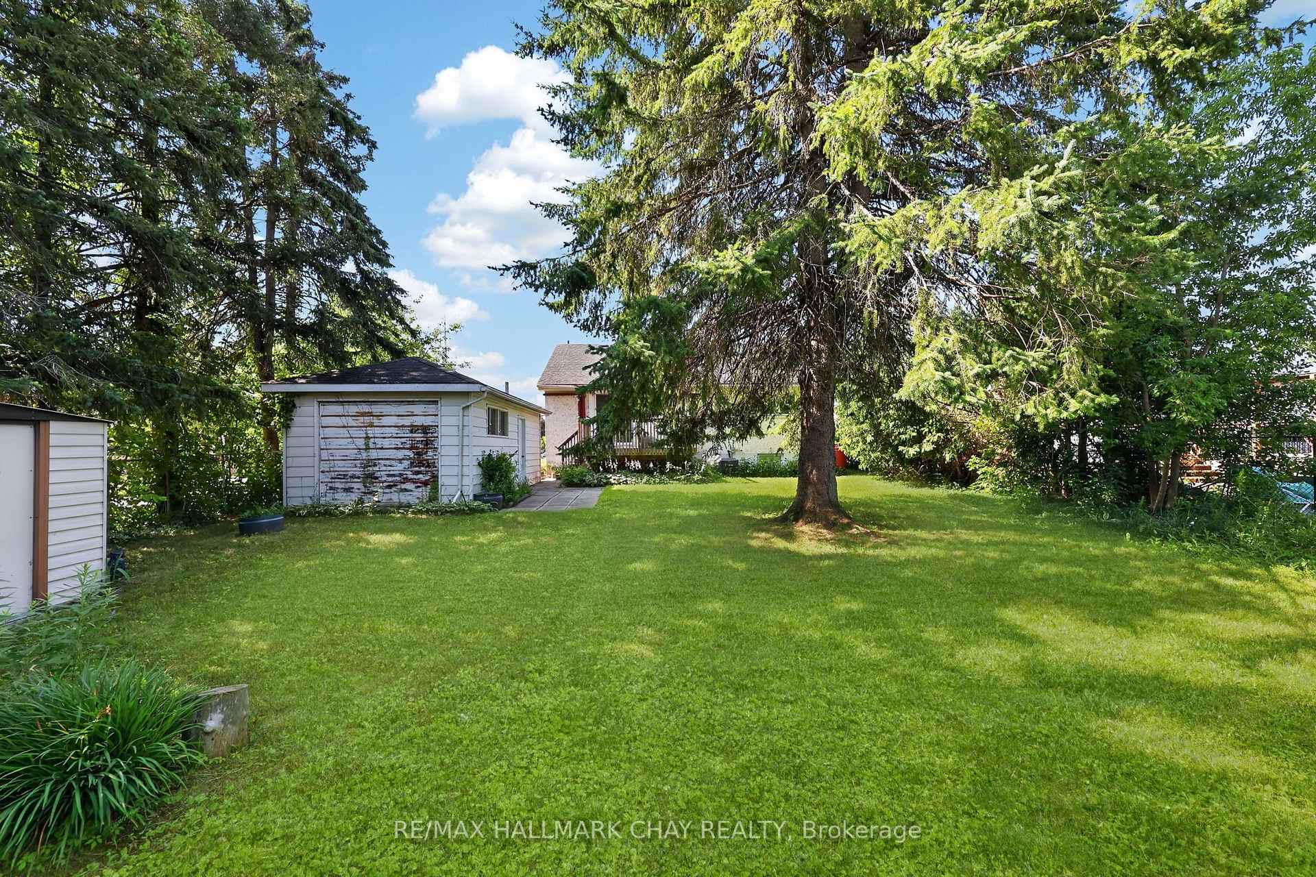 Photo 14 of 348 Grove St Street E, Barrie, Grove East — HOMEH