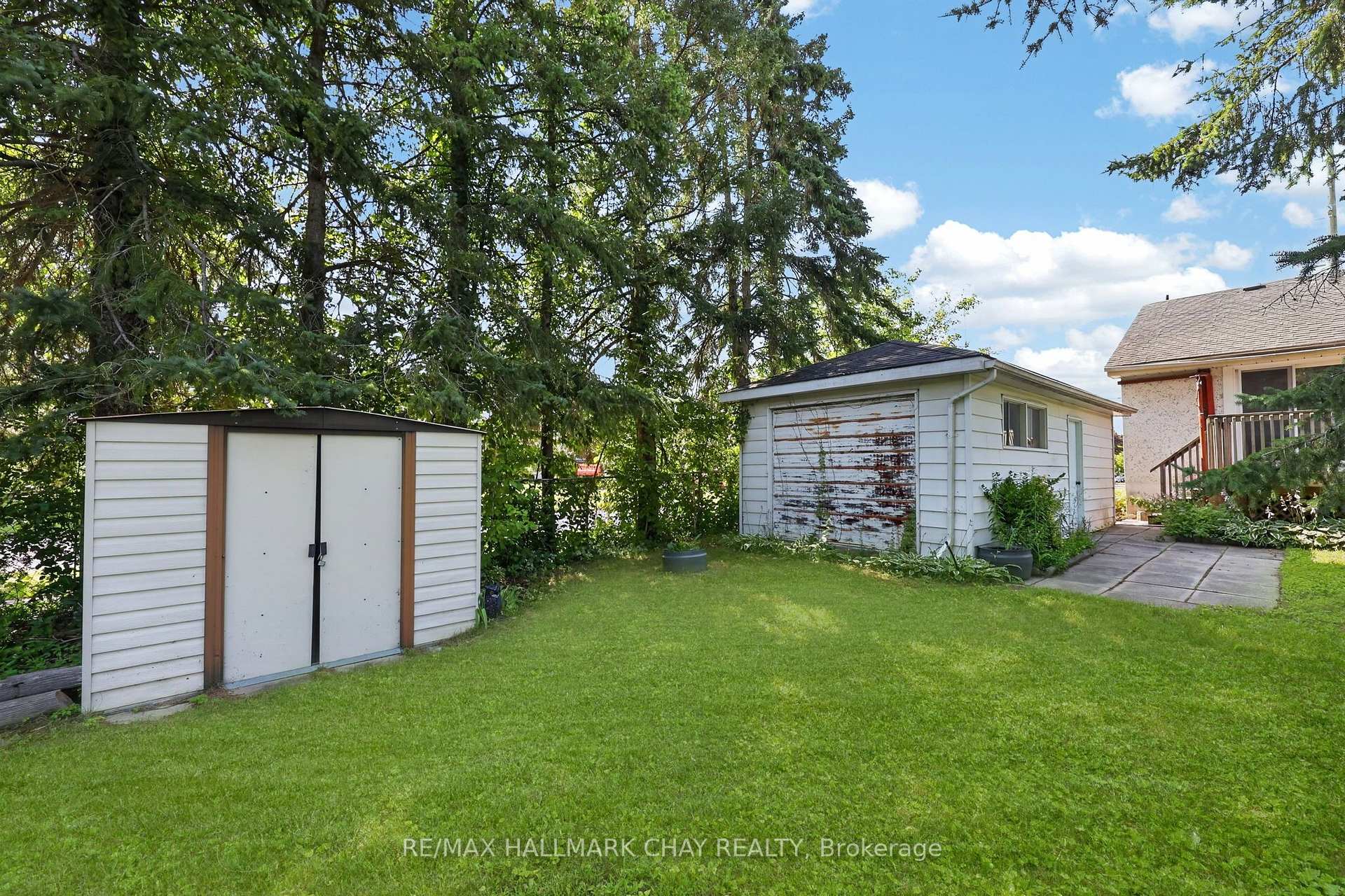 Photo 15 of 348 Grove St Street E, Barrie, Grove East — HOMEH