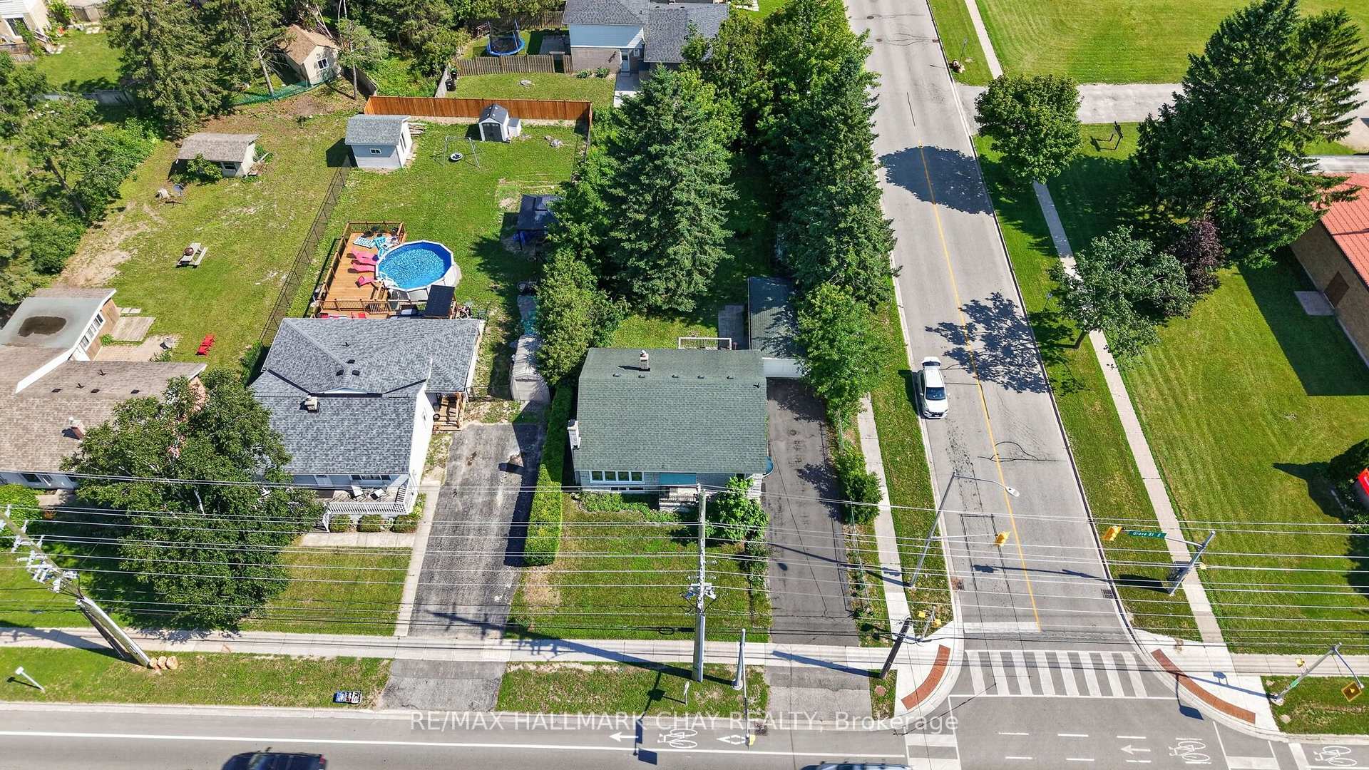 Photo 17 of 348 Grove St Street E, Barrie, Grove East — HOMEH