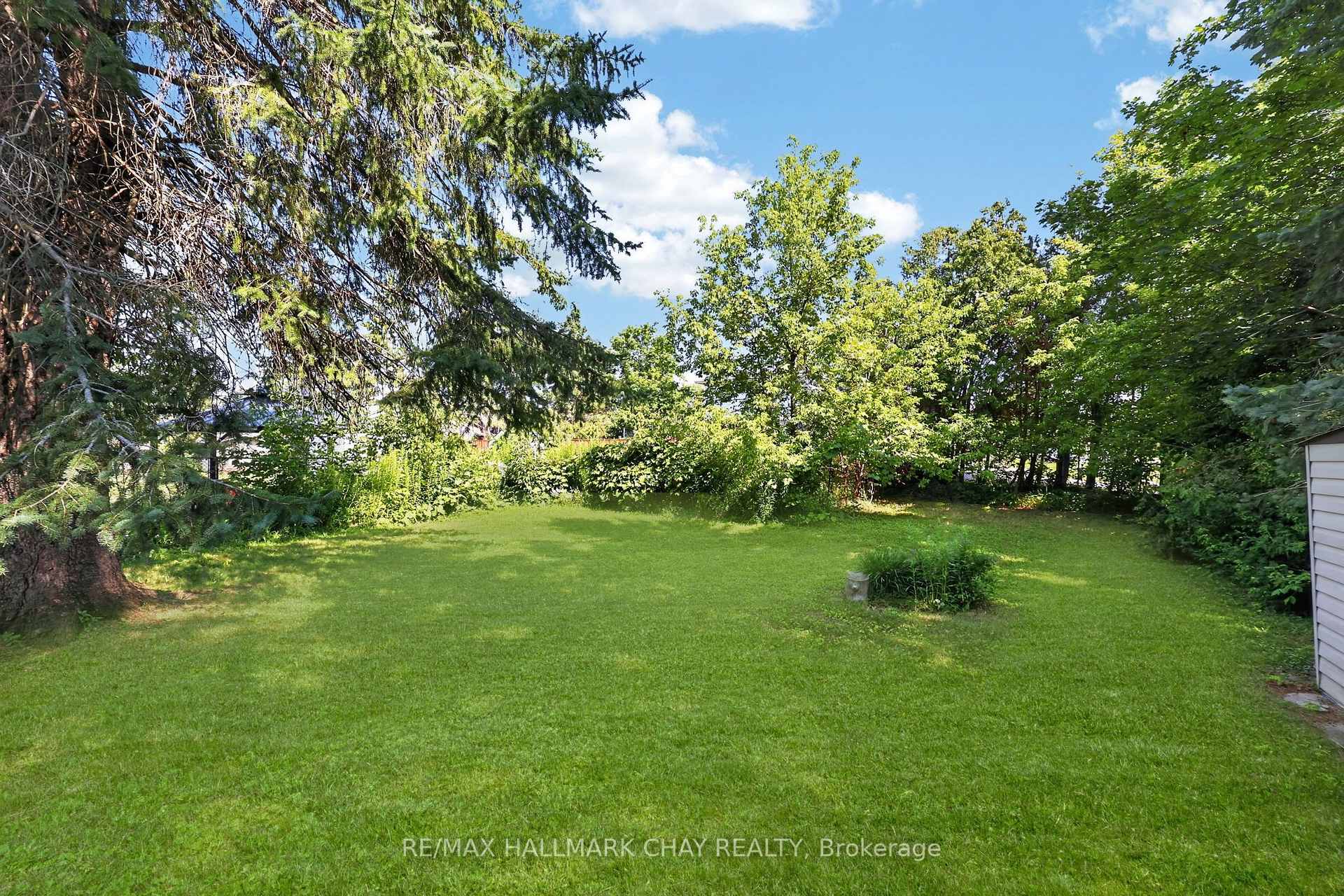 Photo 18 of 348 Grove St Street E, Barrie, Grove East — HOMEH