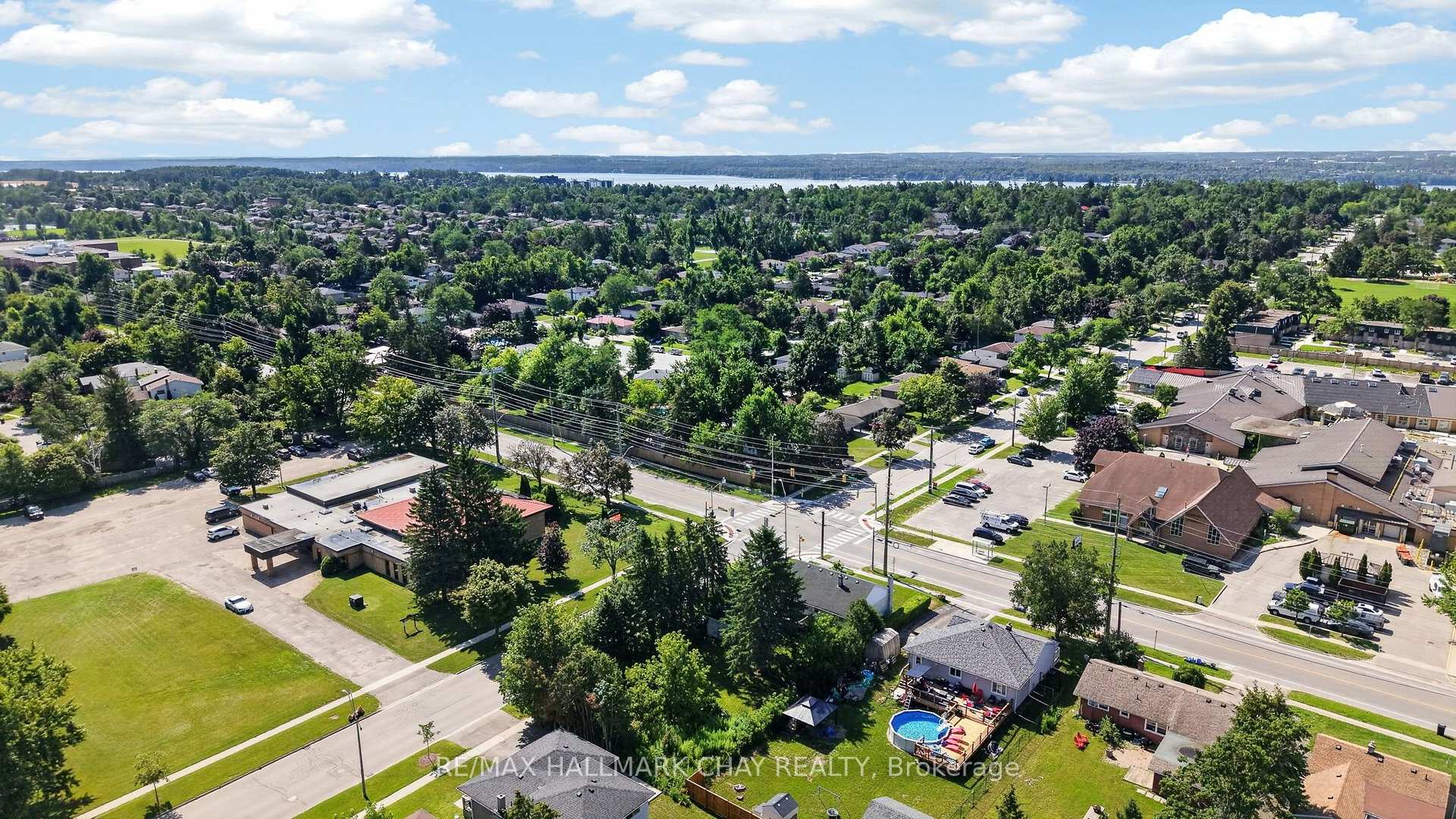 Photo 20 of 348 Grove St Street E, Barrie, Grove East — HOMEH