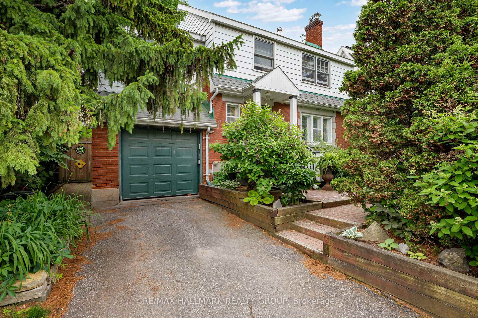 Front of 8 Ruskin Street