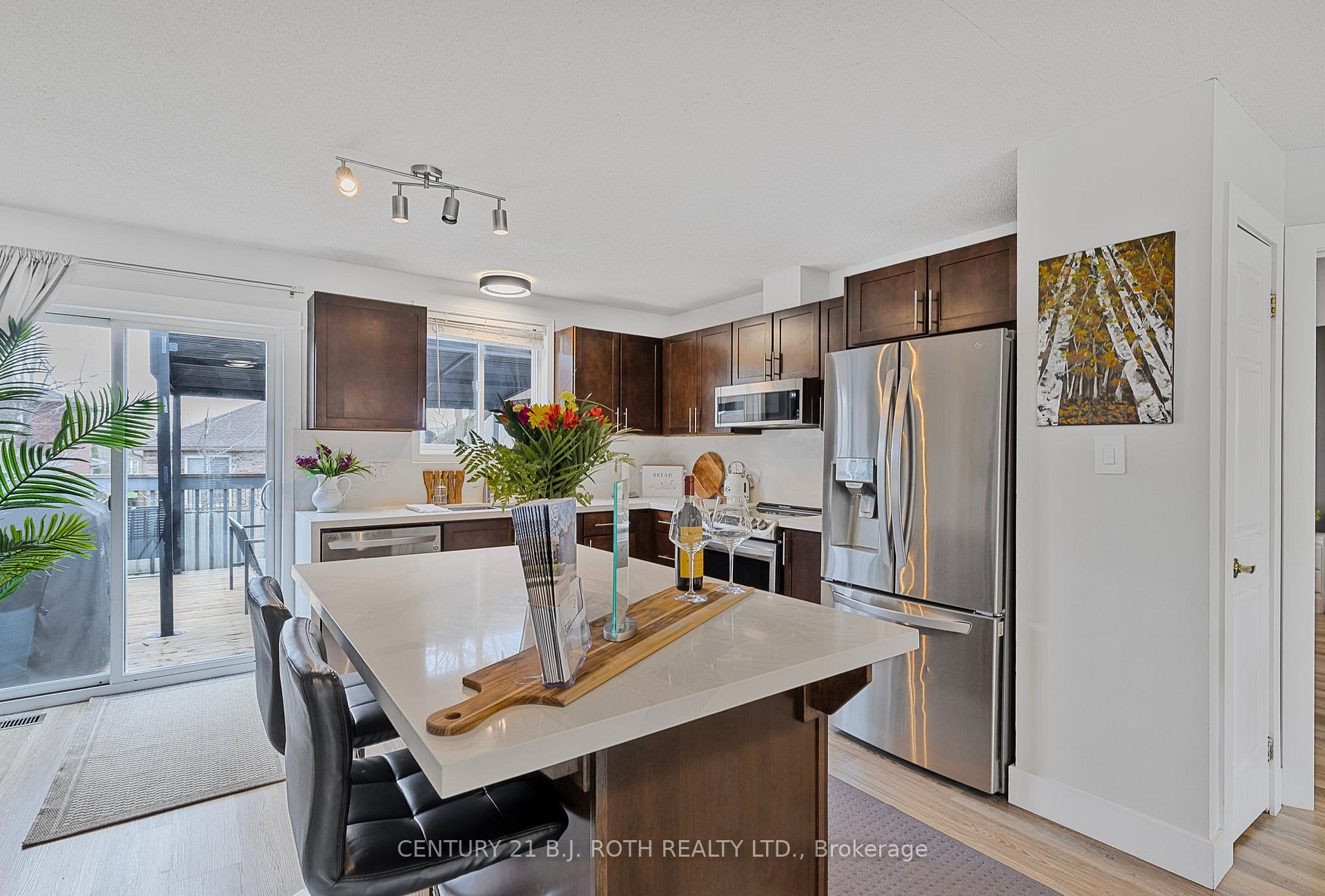 Photo 9 of 11 Masters Drive, Barrie, East Bayfield — HOMEH