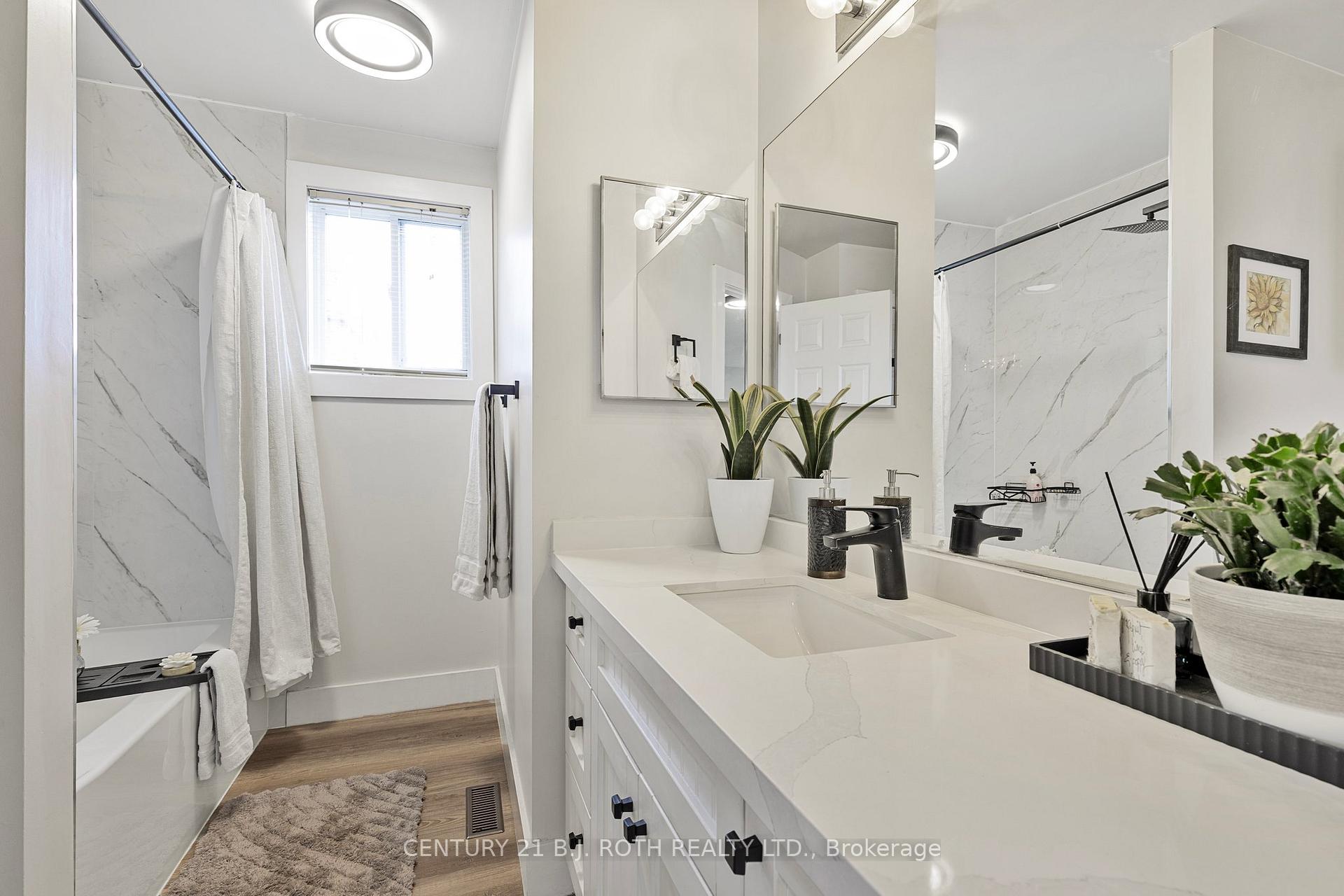 Photo 16 of 11 Masters Drive, Barrie, East Bayfield — HOMEH