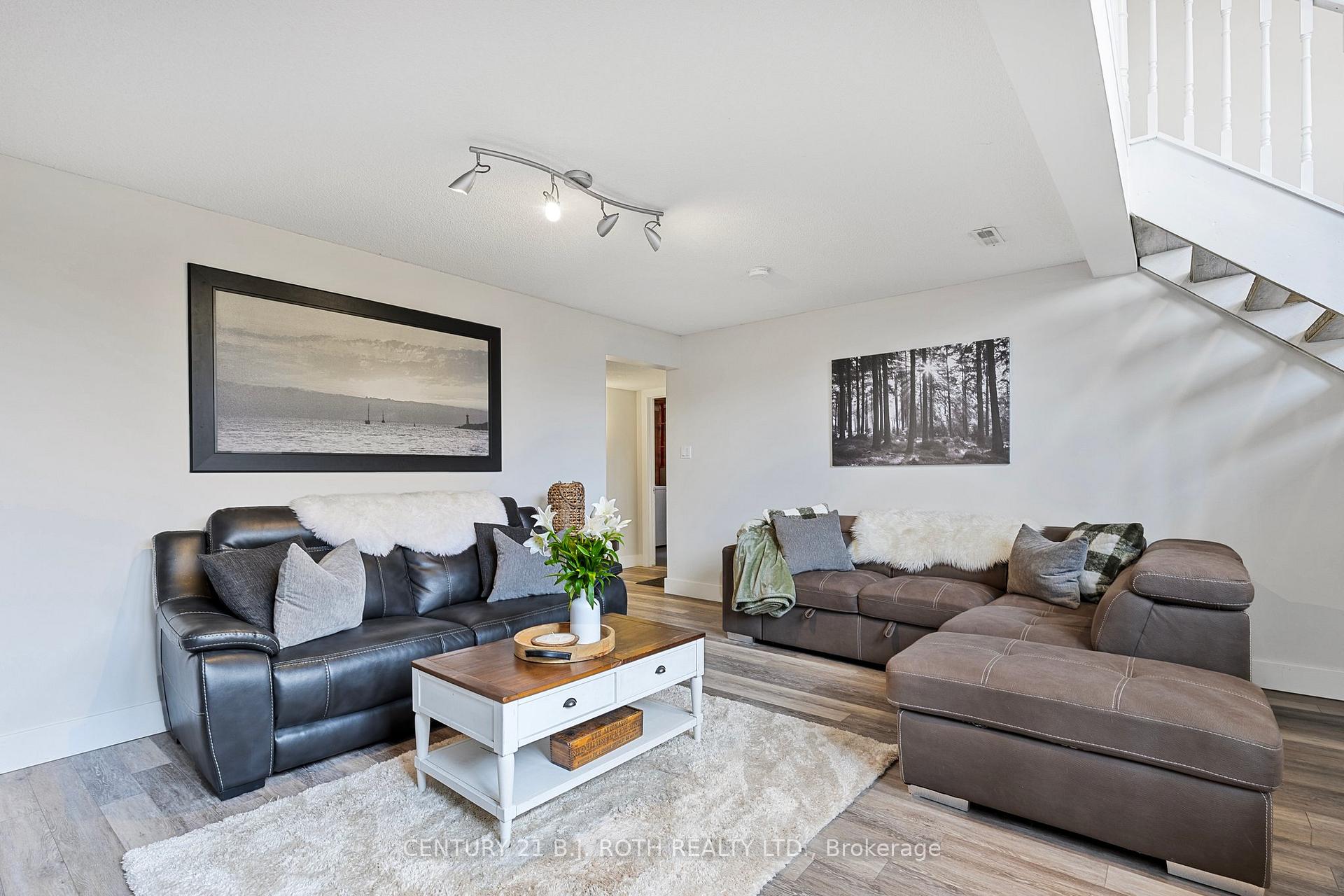 Photo 21 of 11 Masters Drive, Barrie, East Bayfield — HOMEH