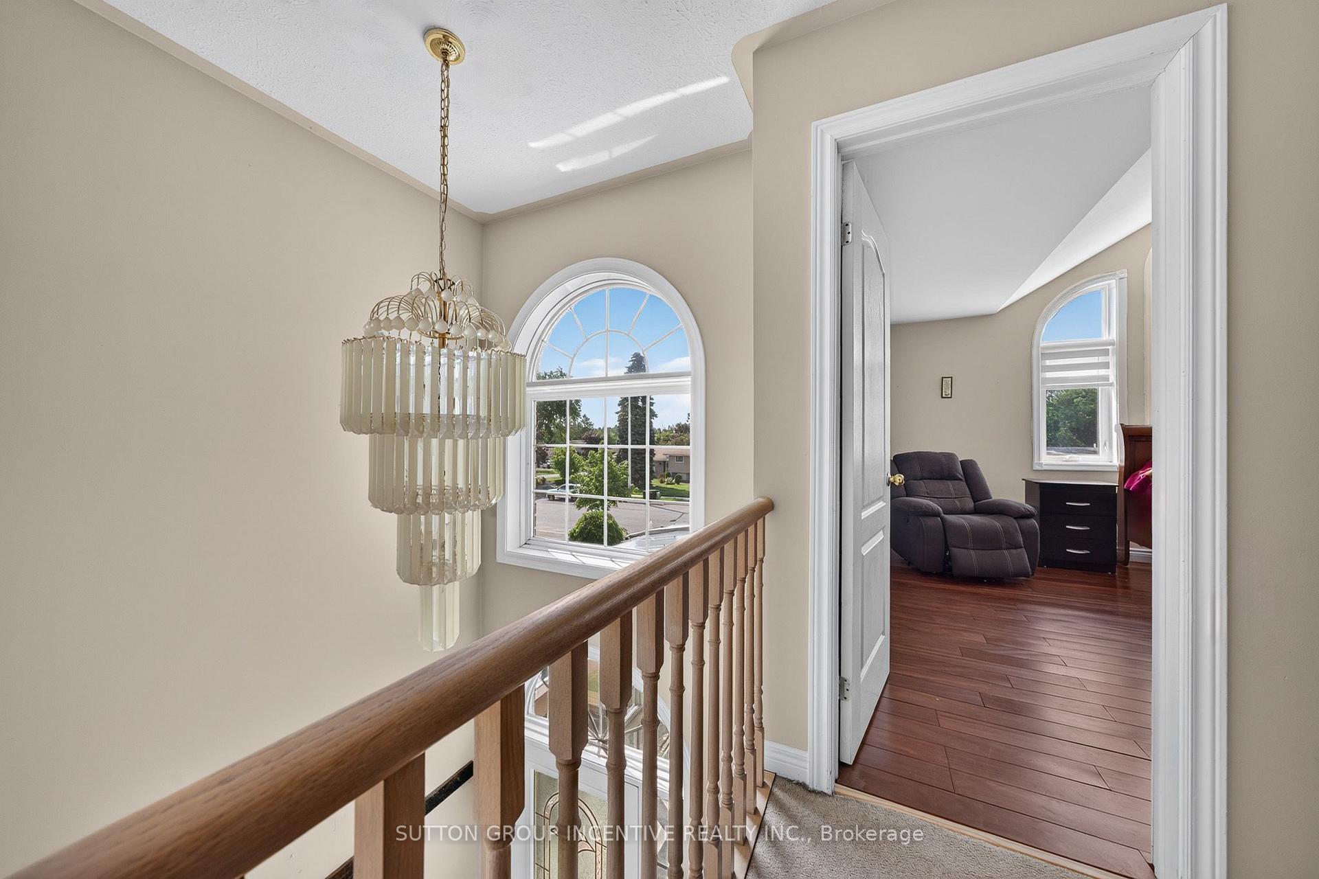 Photo 10 of 850 Leslie Drive, Innisfil, Alcona — HOMEH