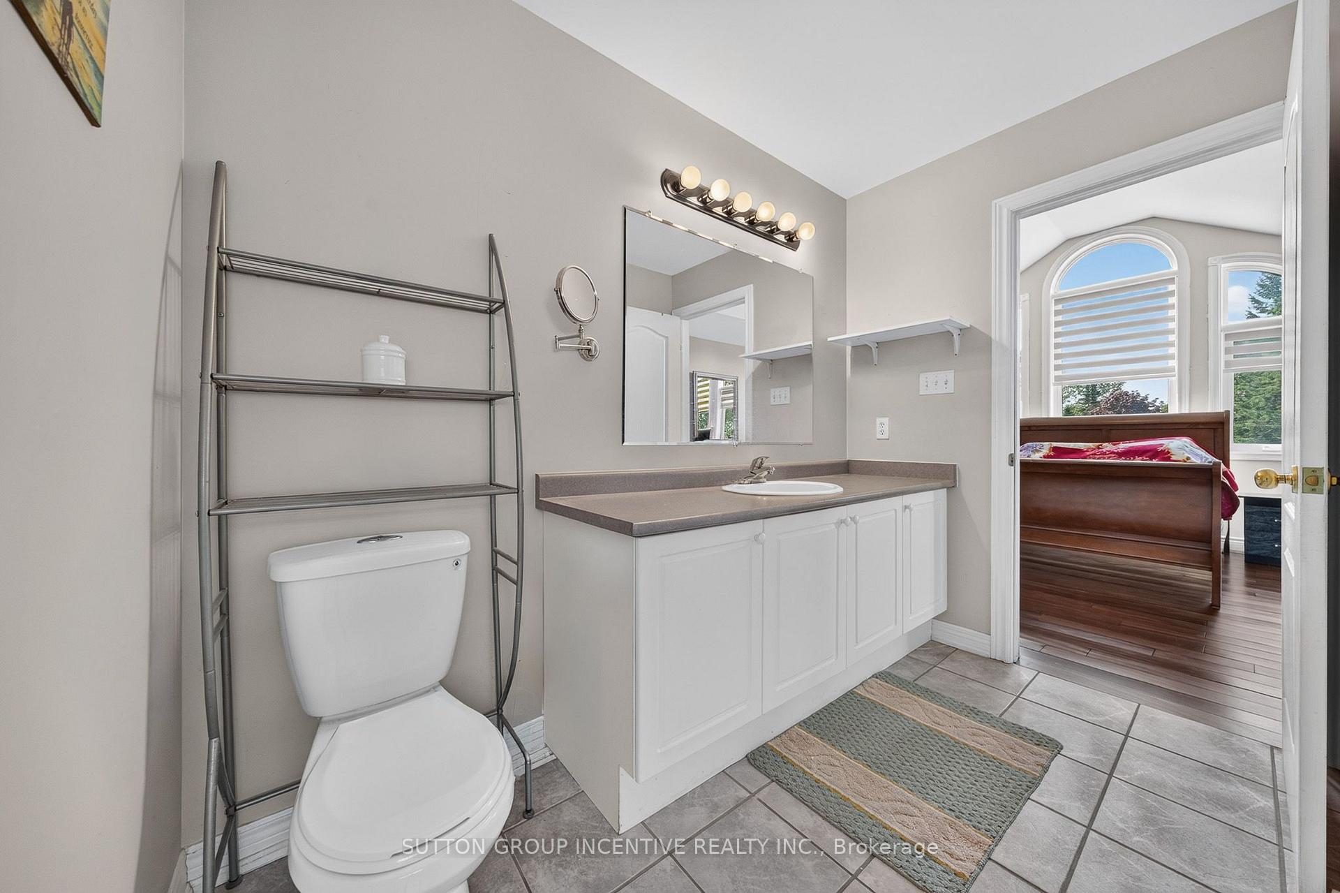 Photo 12 of 850 Leslie Drive, Innisfil, Alcona — HOMEH