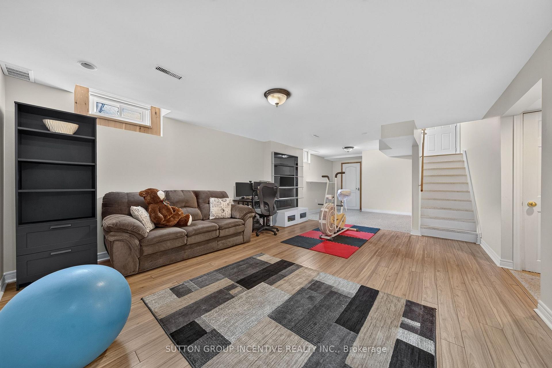 Photo 16 of 850 Leslie Drive, Innisfil, Alcona — HOMEH