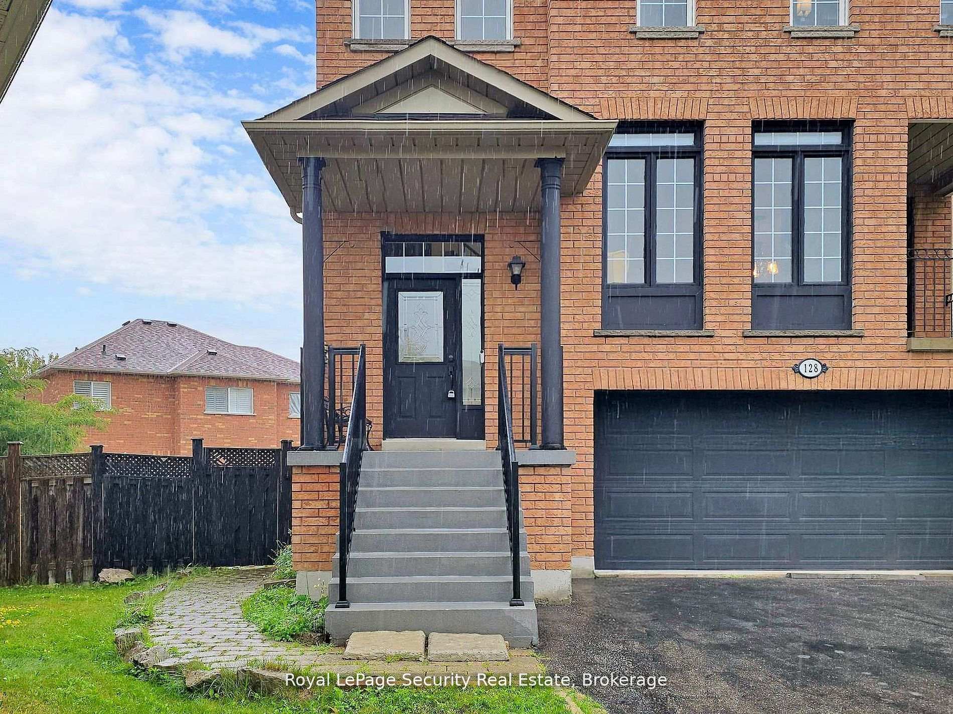 Photo 2 of 128 Daiseyfield Crescent, Vaughan, Vellore Village — HOMEH