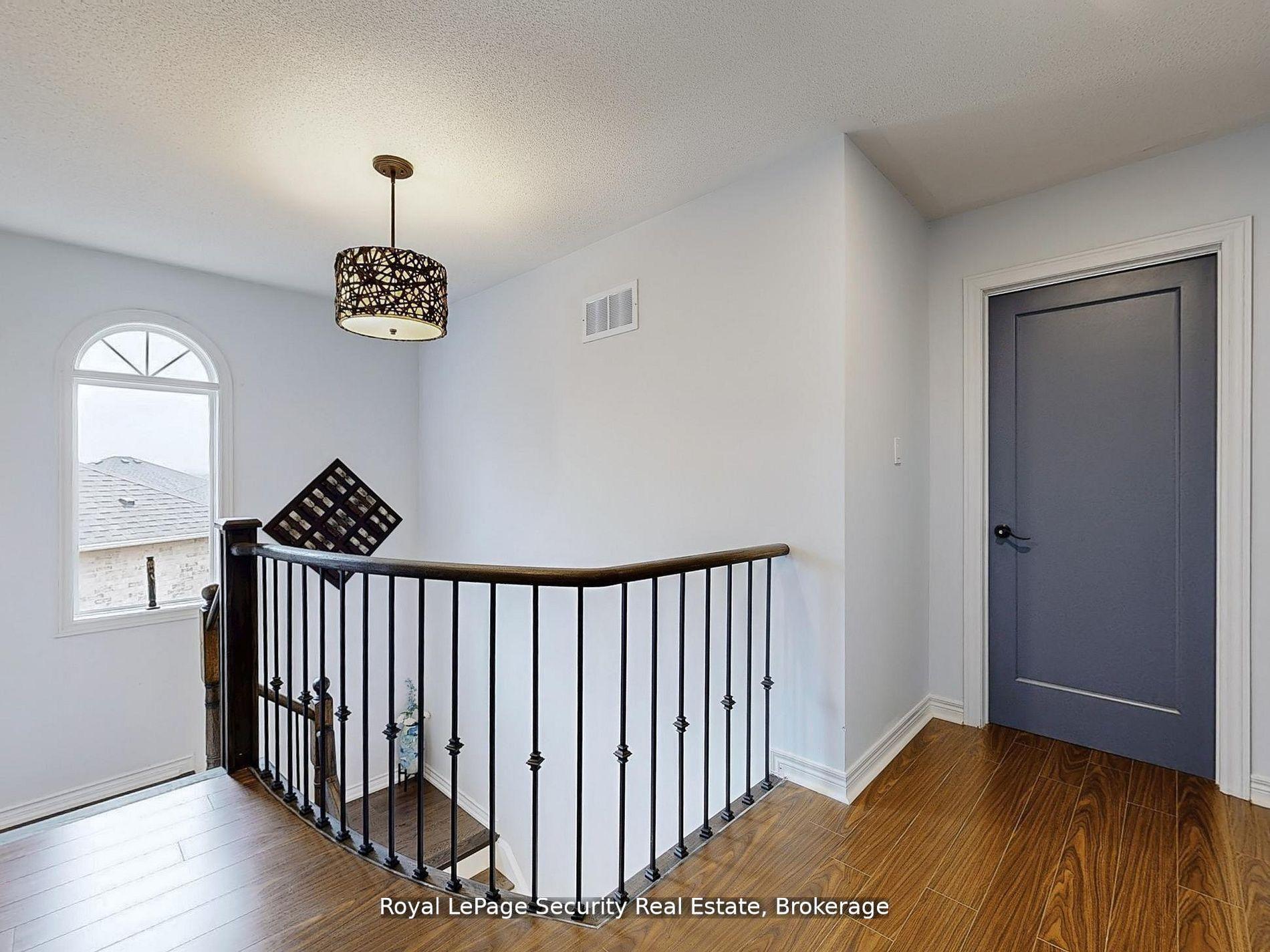 Photo 24 of 128 Daiseyfield Crescent, Vaughan, Vellore Village — HOMEH