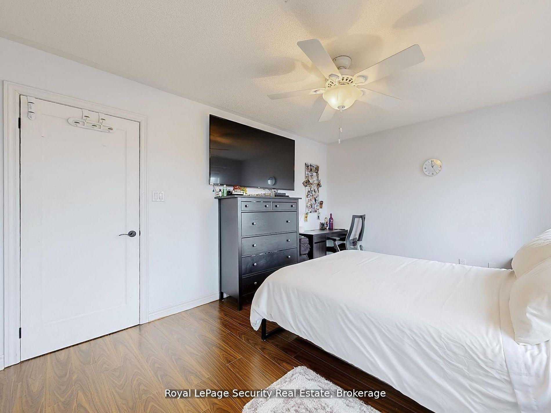 Photo 34 of 128 Daiseyfield Crescent, Vaughan, Vellore Village — HOMEH