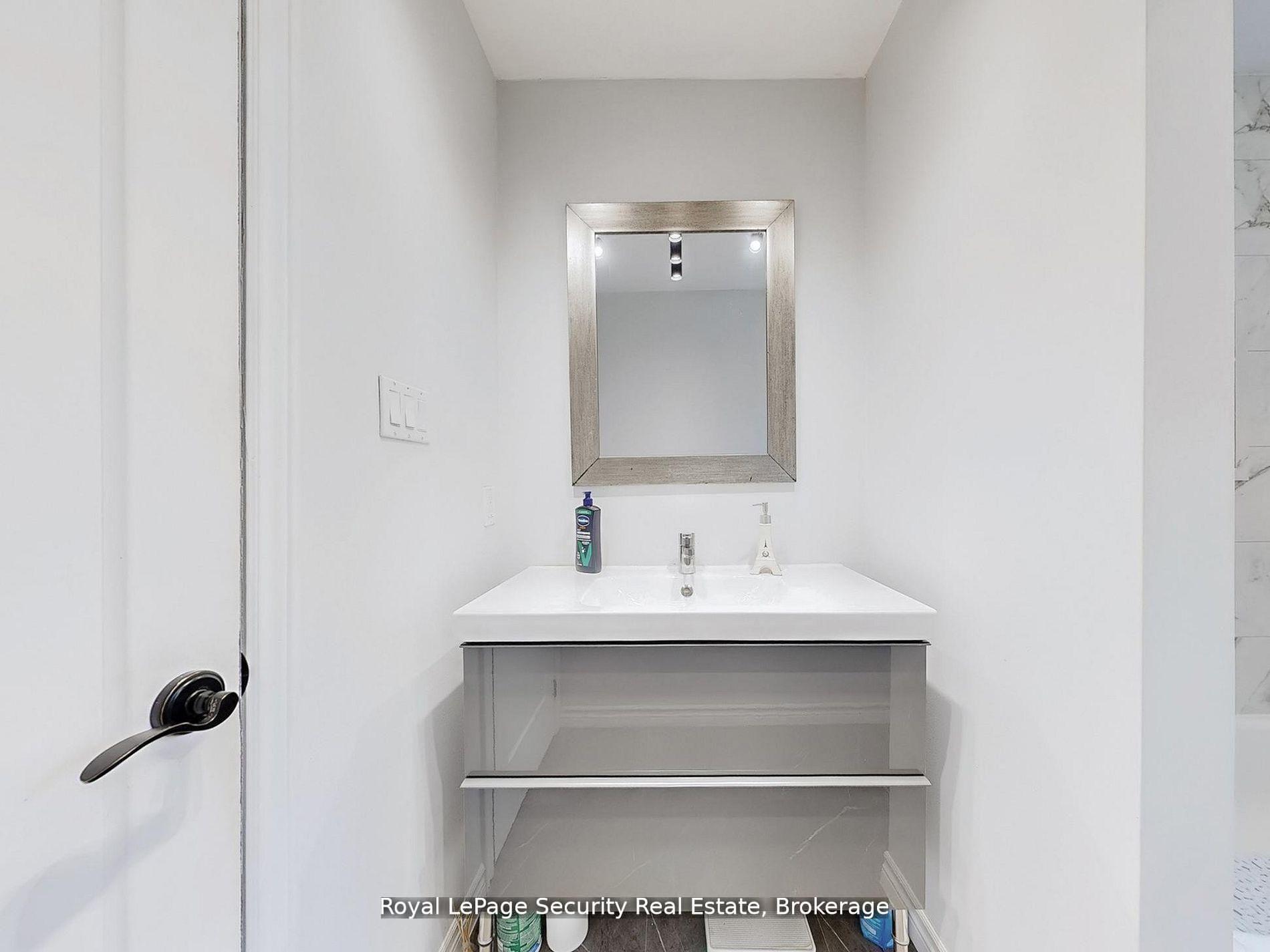 Photo 38 of 128 Daiseyfield Crescent, Vaughan, Vellore Village — HOMEH