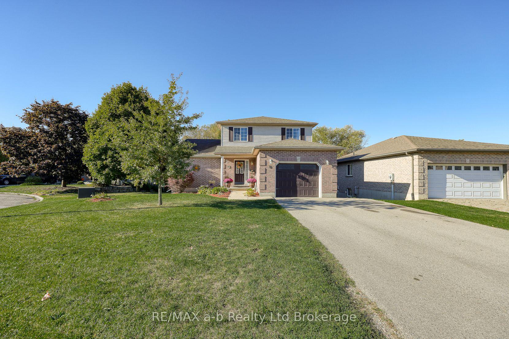 Photo 2 of 11 Cornish Crescent, Ingersoll, Ingersoll - South — HOMEH