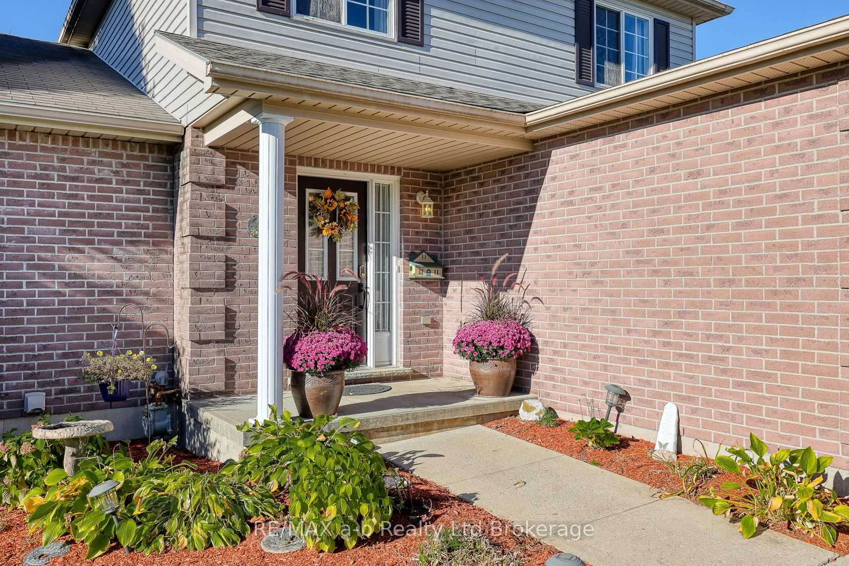 Photo 4 of 11 Cornish Crescent, Ingersoll, Ingersoll - South — HOMEH