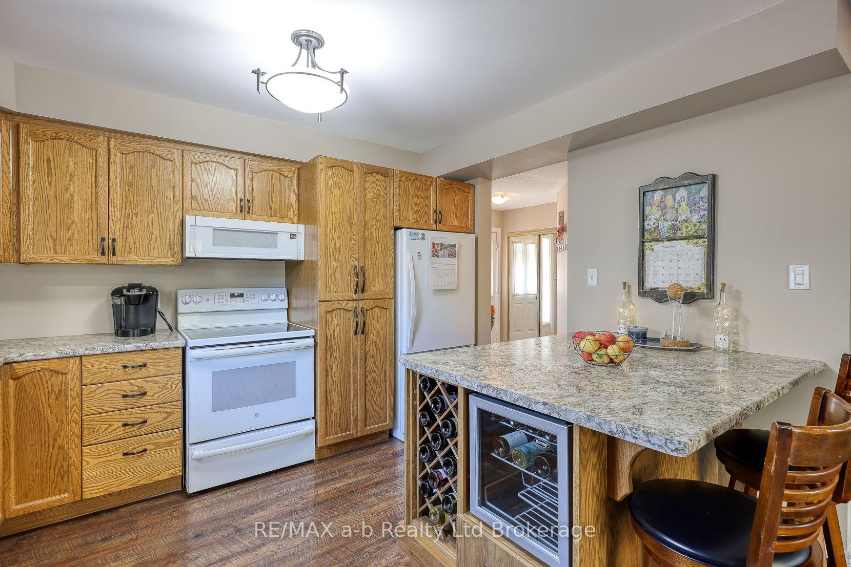 Photo 9 of 11 Cornish Crescent, Ingersoll, Ingersoll - South — HOMEH
